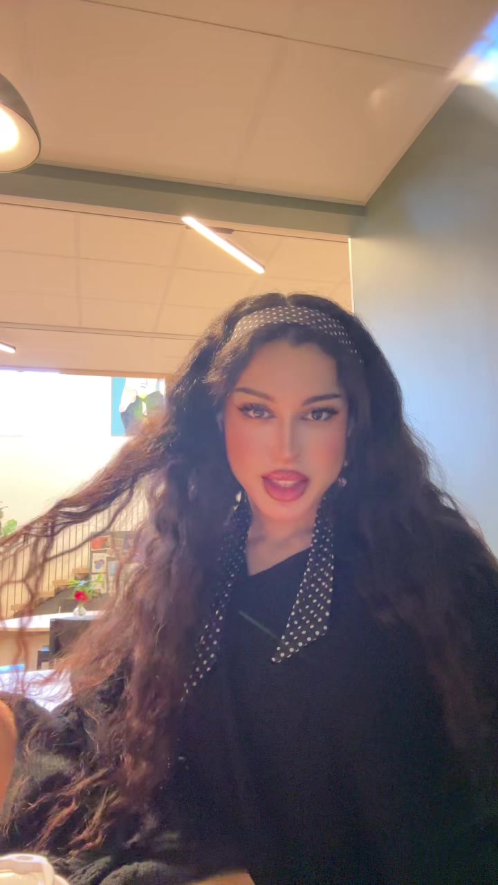 @Ana 👑