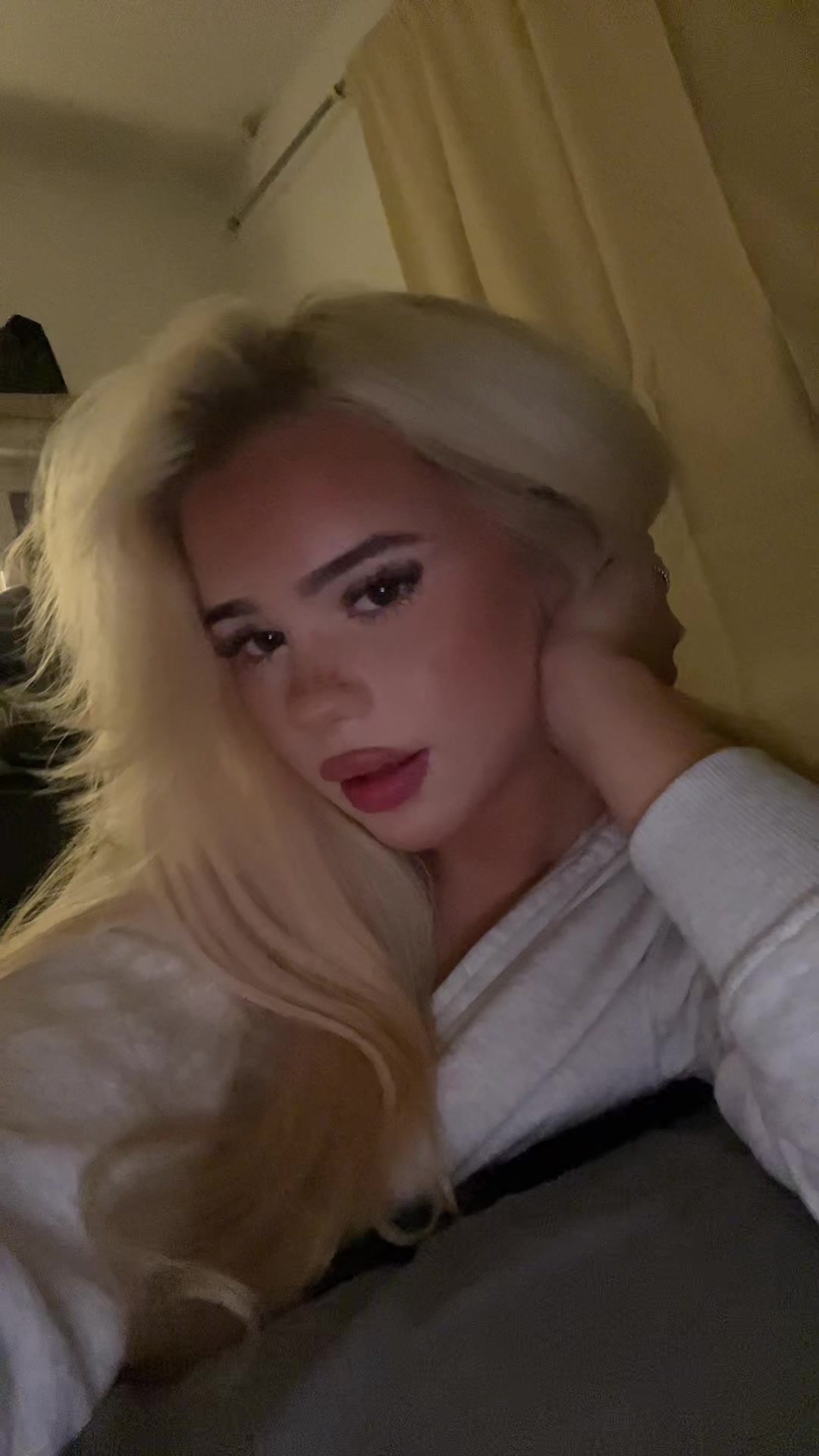 @💎𝐌𝐈𝐊𝐀 𝐁𝐑𝐎𝐎𝐊𝐒💎