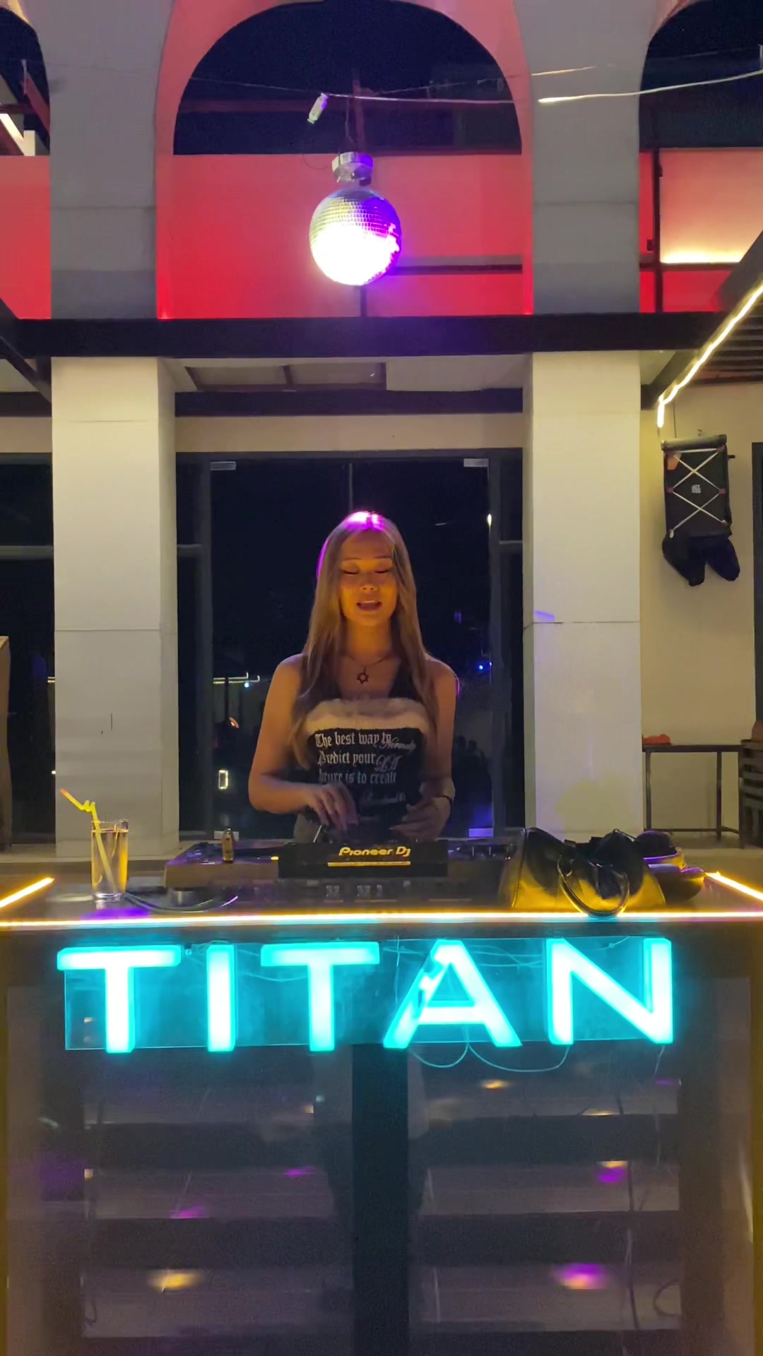 @Titan Bar&Restaurant