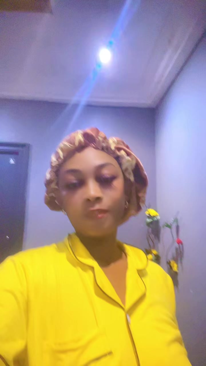 @Prettychocolate🦋
