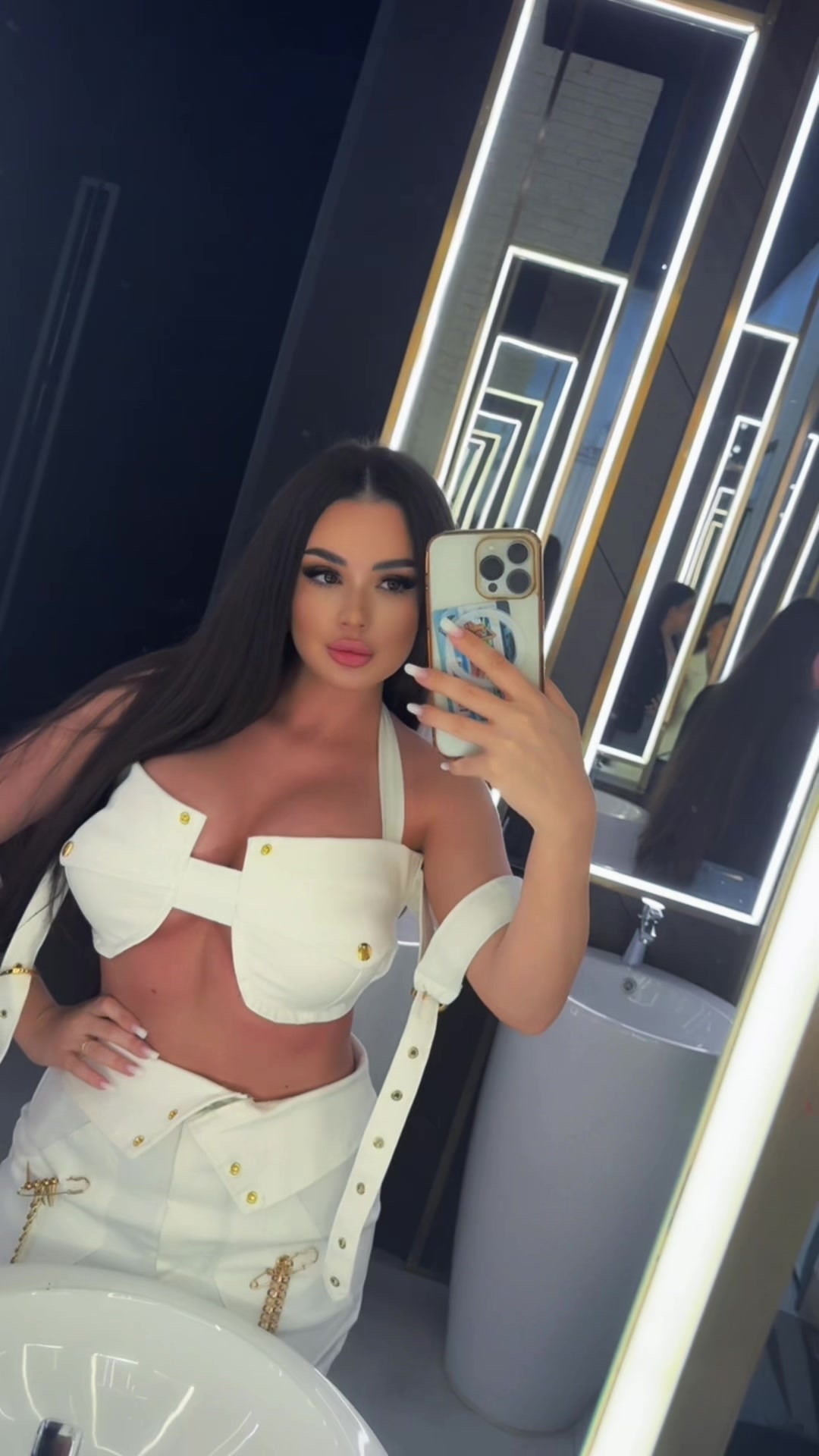 @tomaraluca25