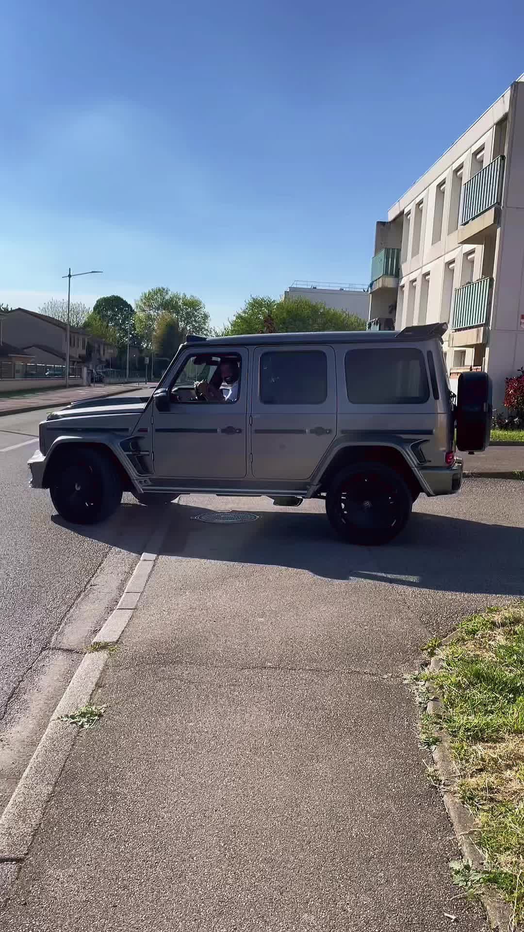 @yakine830