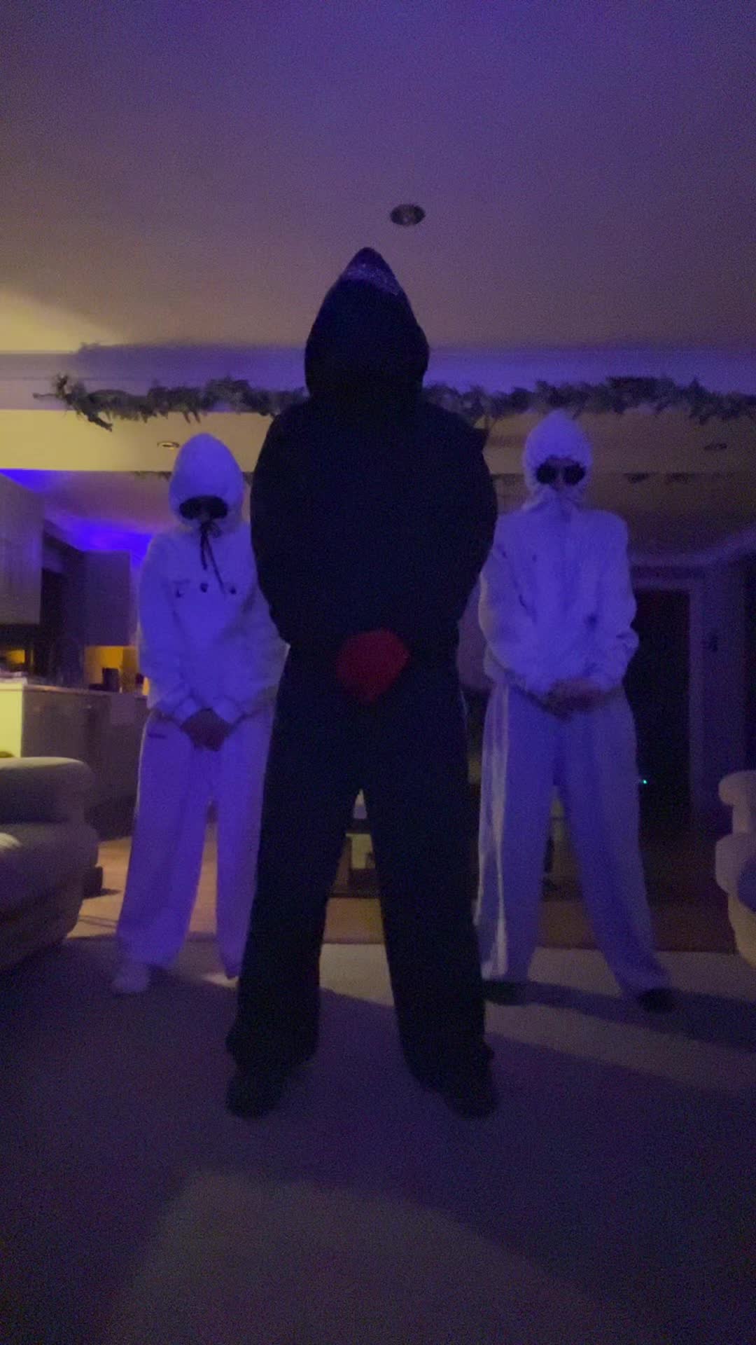 @🪩
