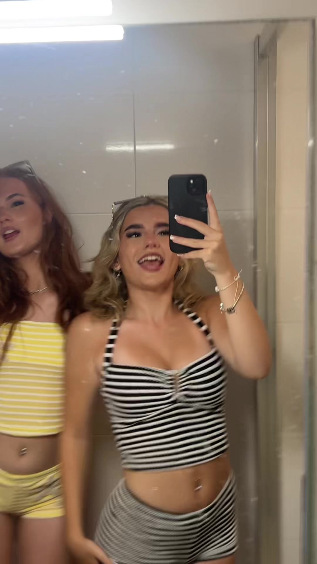@serenandolivia