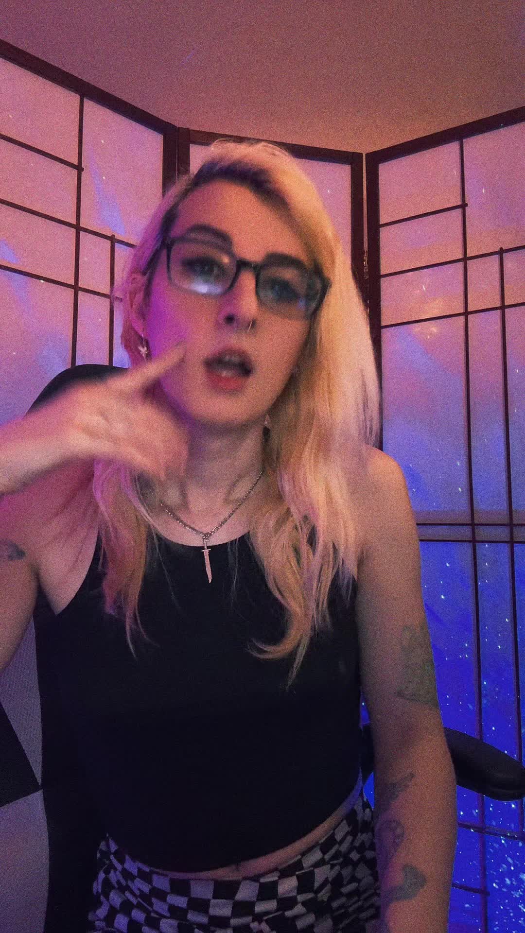 @tinytarrow