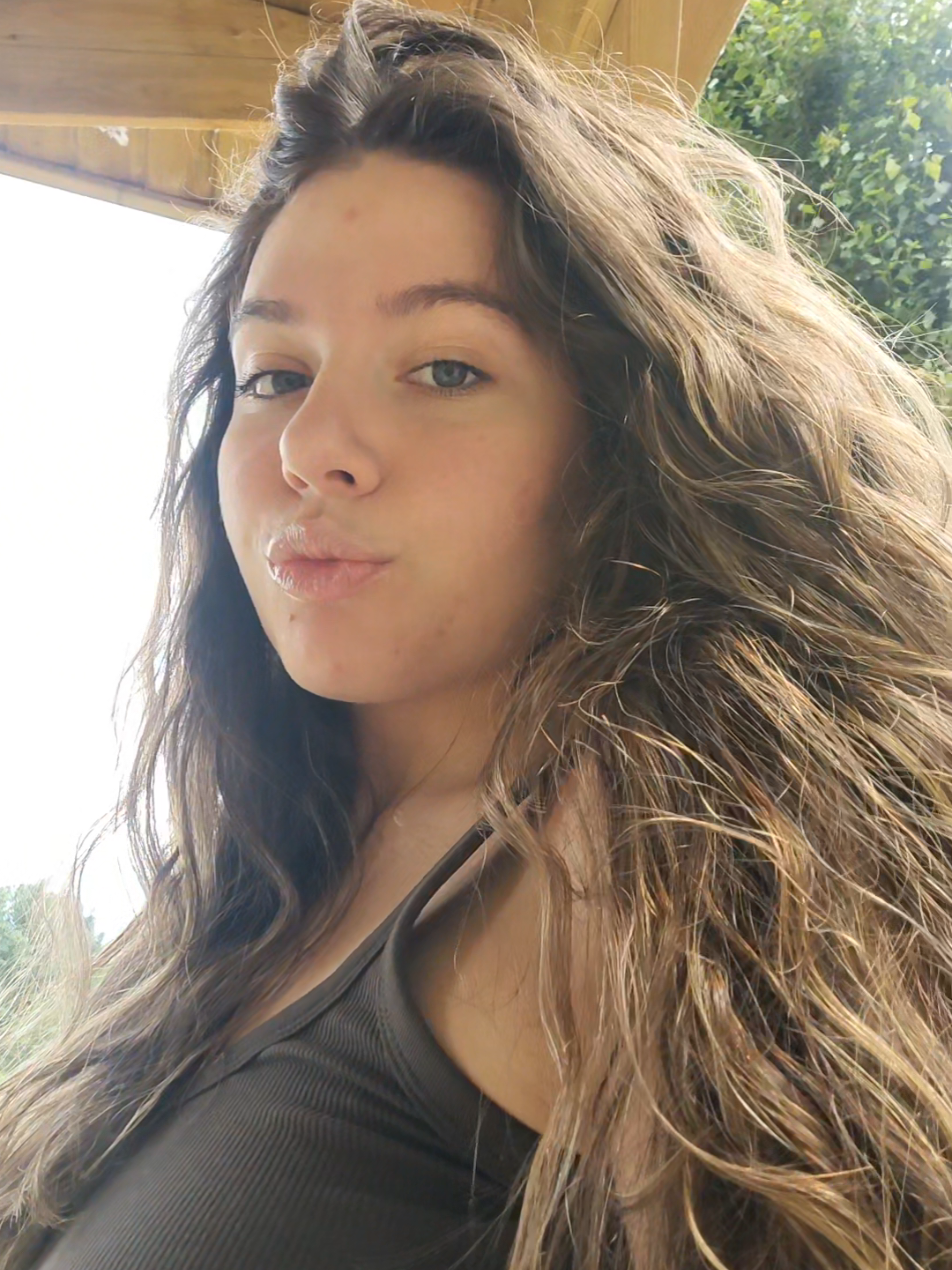 @joneenjamio_