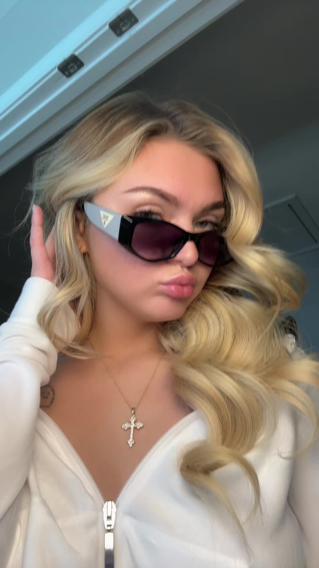 @elenacran