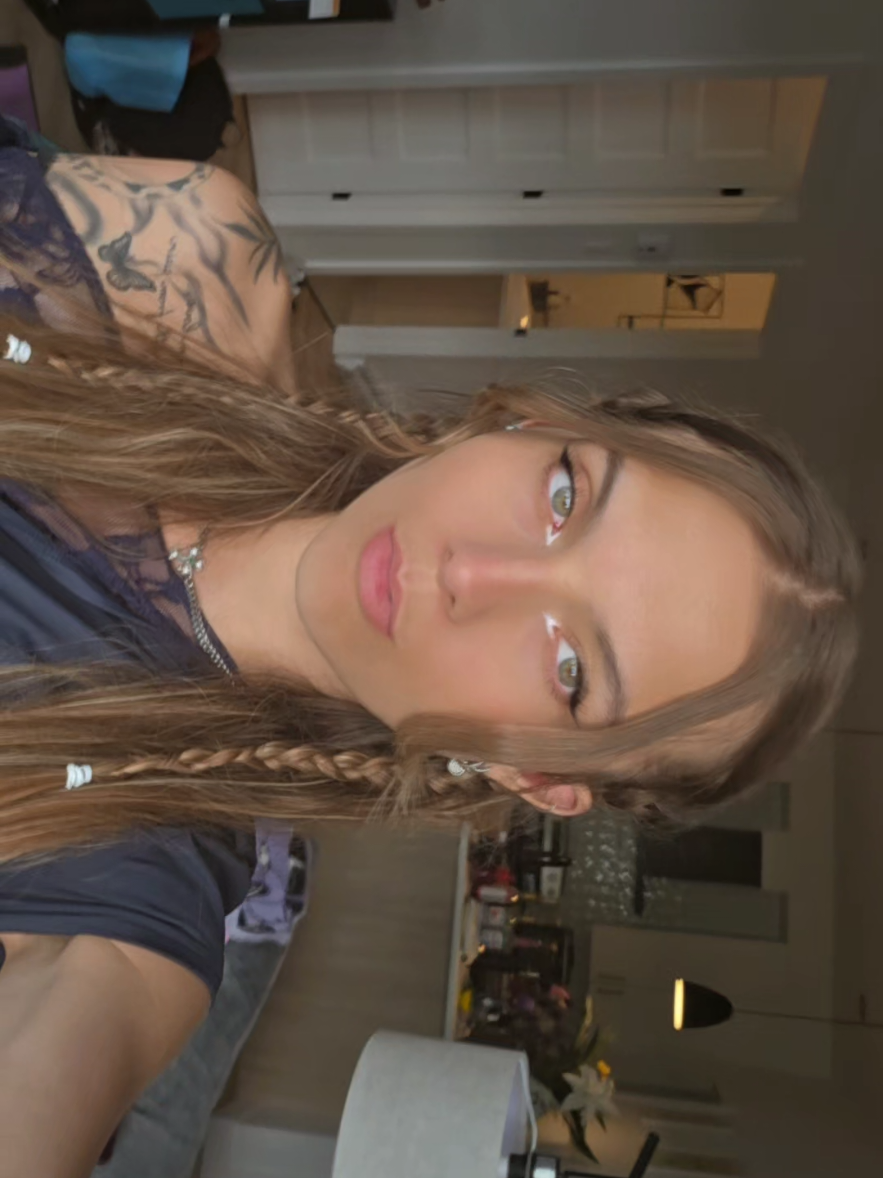 @𝙷&eacute;𝚕&eacute;𝚗𝚊♡