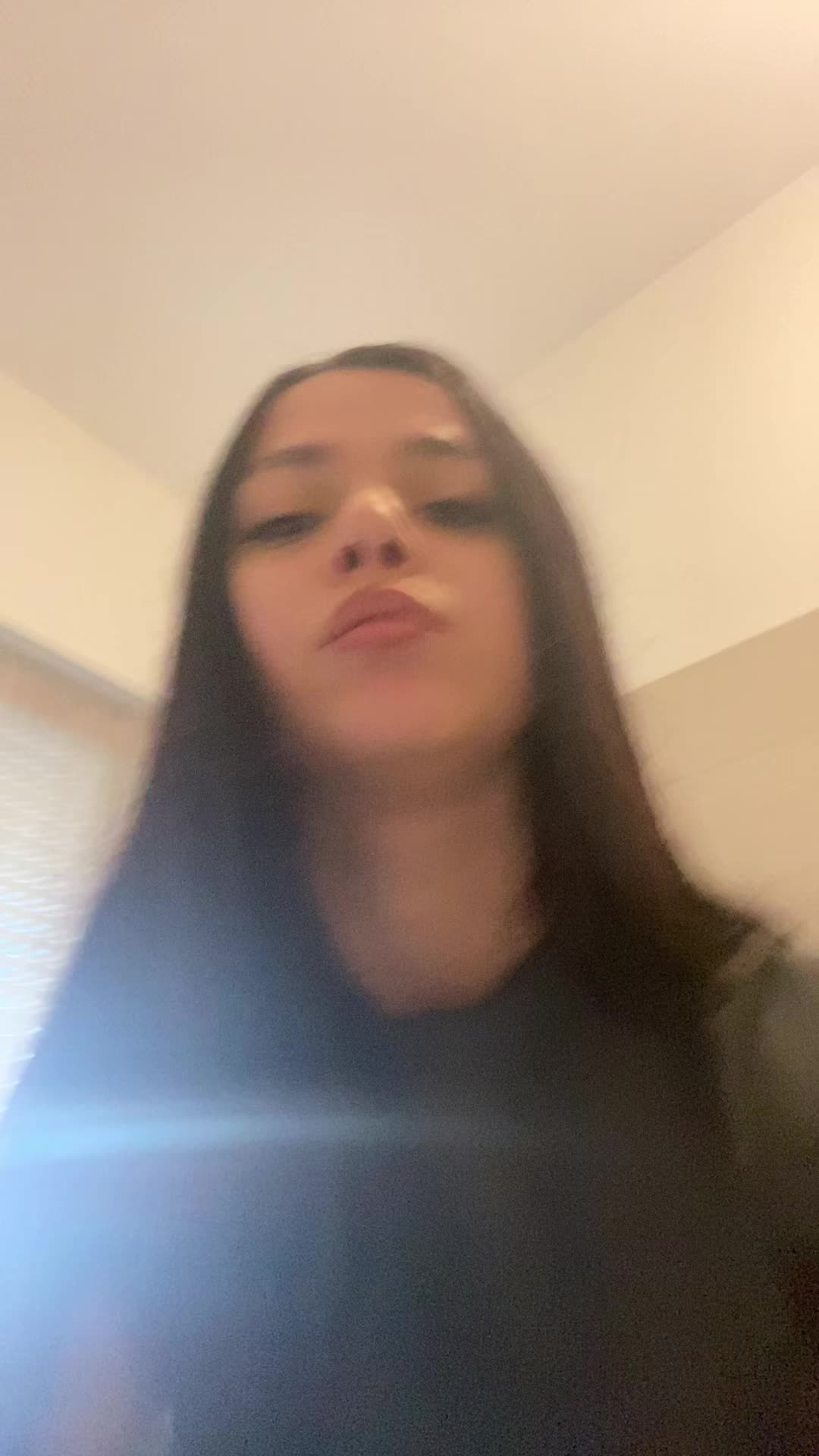 @valeriavela._