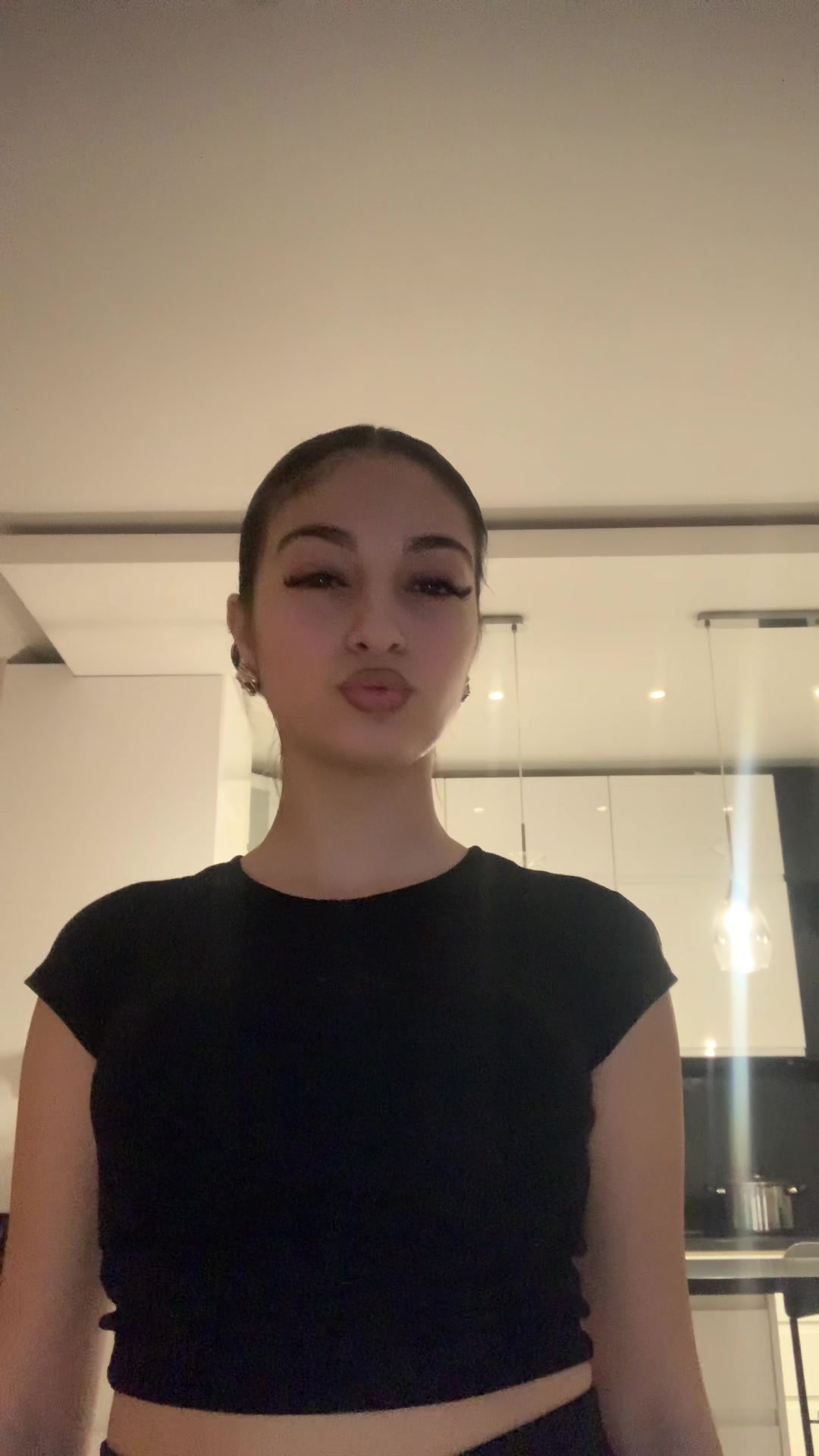 @𝓥