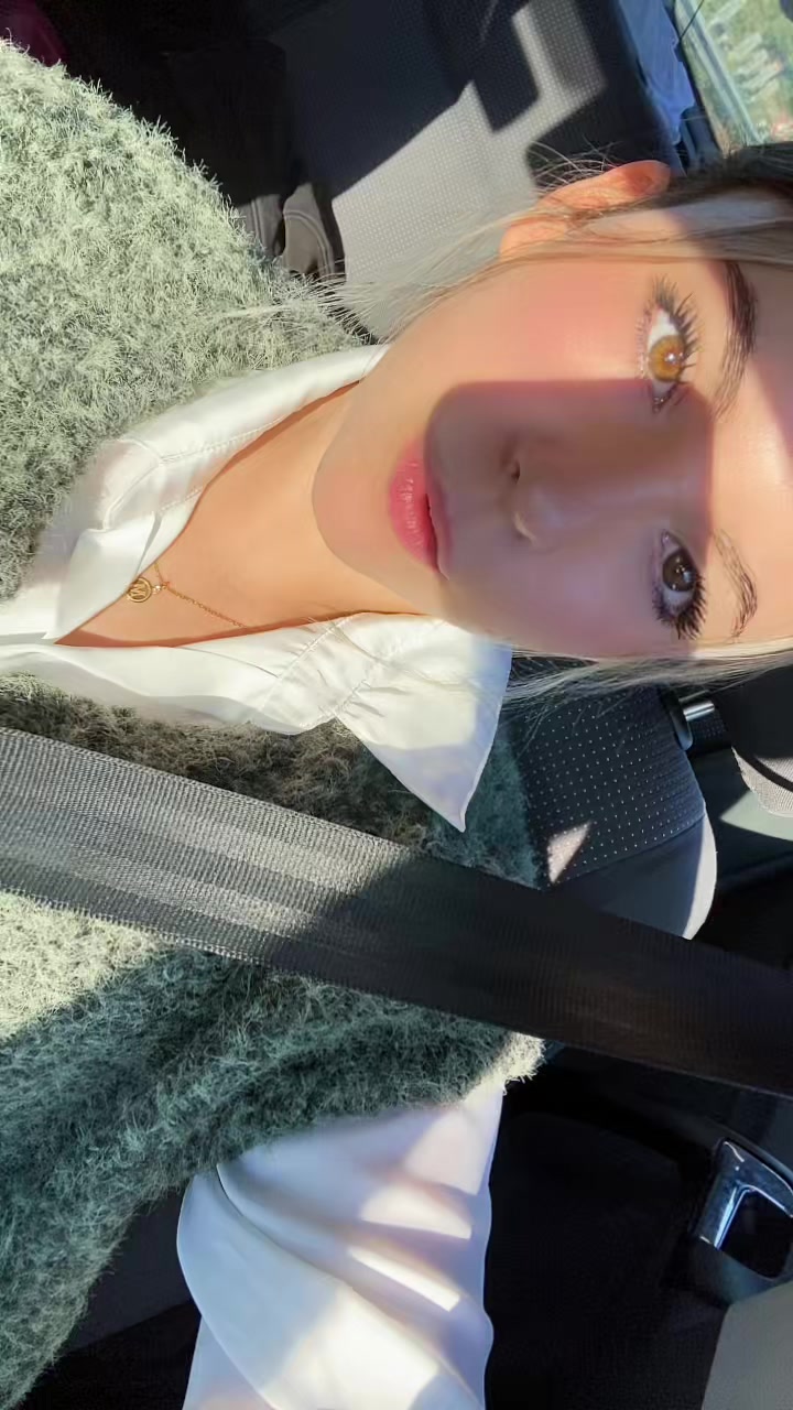 @𝐴𝑛𝑔𝑒𝑙𝑖𝑛𝑎