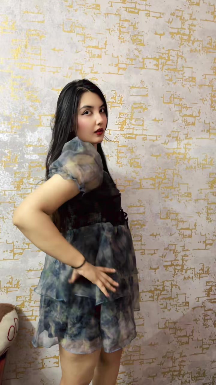 @AKRITI👑