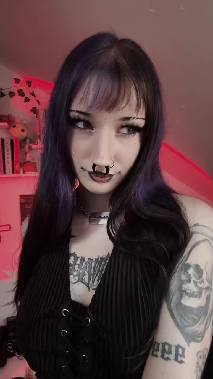 @𝓓𝓪𝓲𝓼𝔂🦇