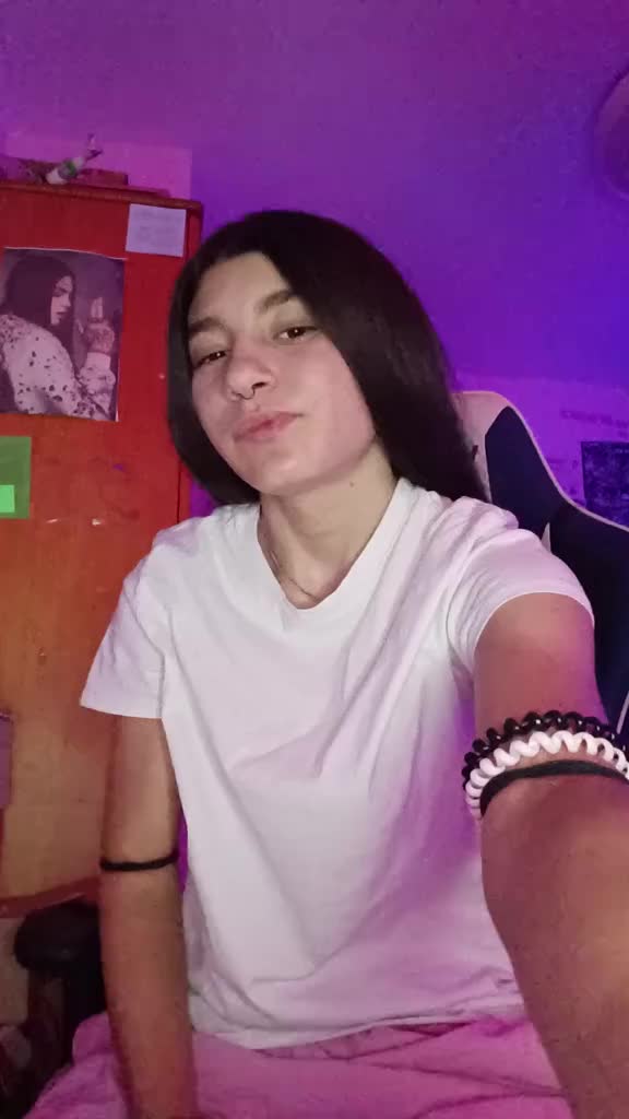 @Anna_008