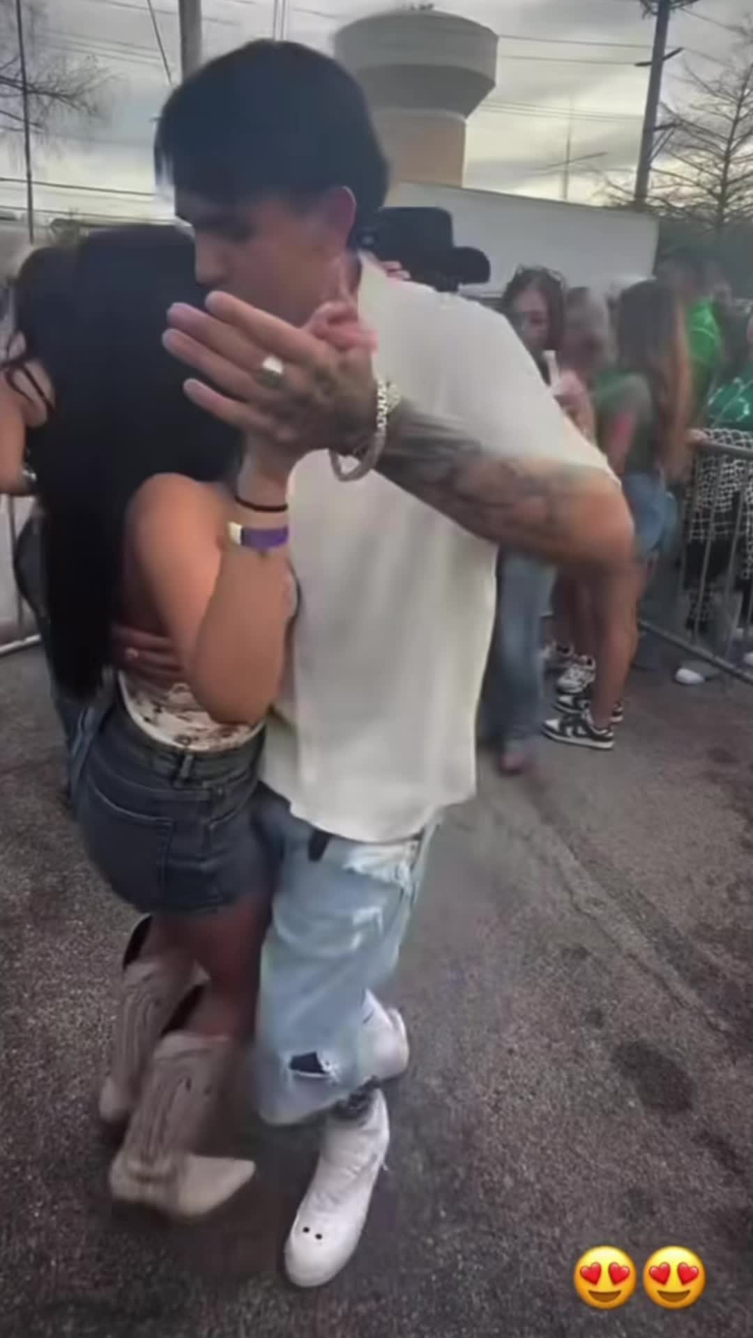 @va…