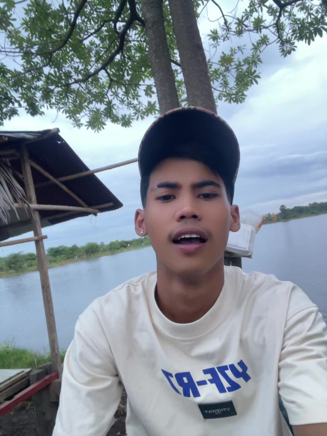@R&hellip;🦅