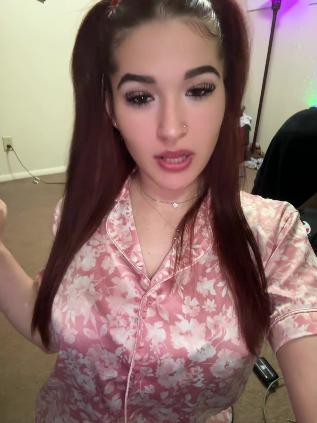@️