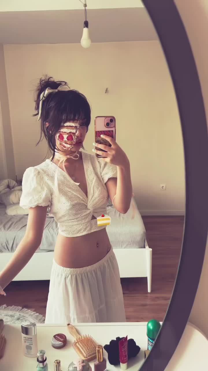 @thegirlnextdoor
