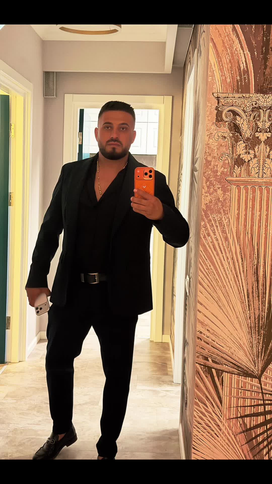 @Leo_Leonard