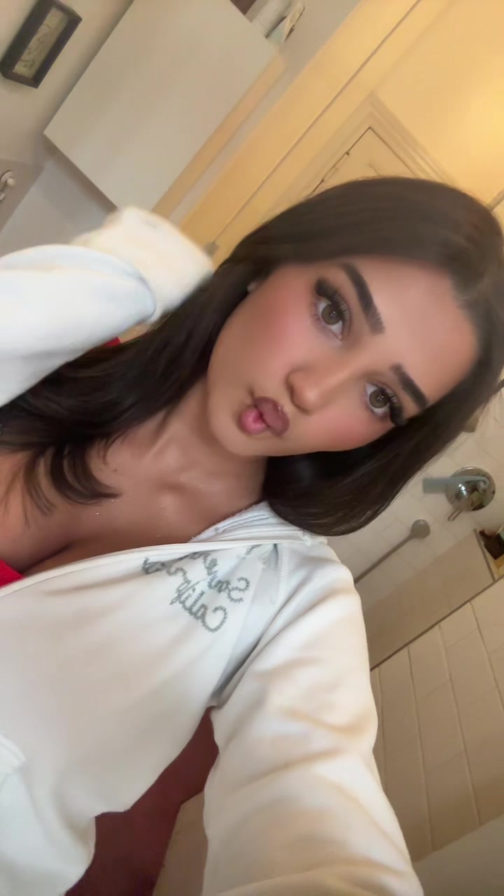 @🦄