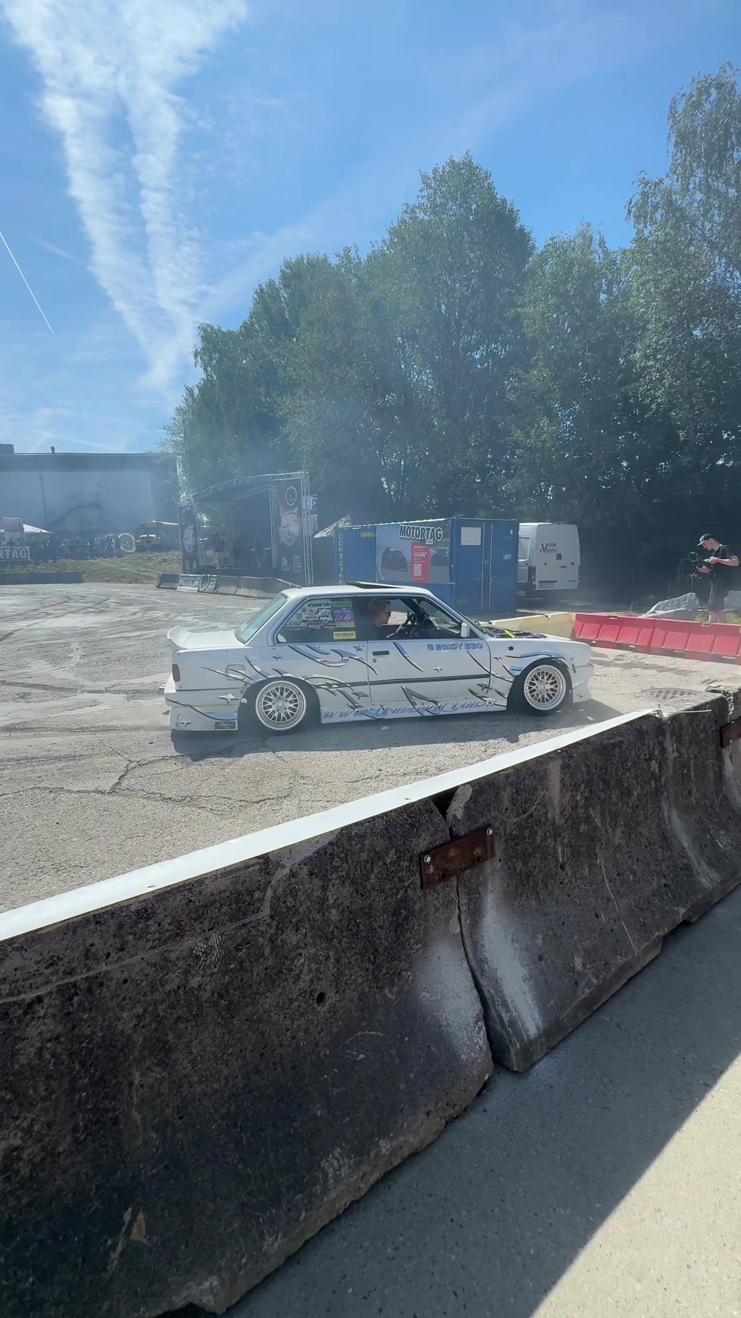 @99