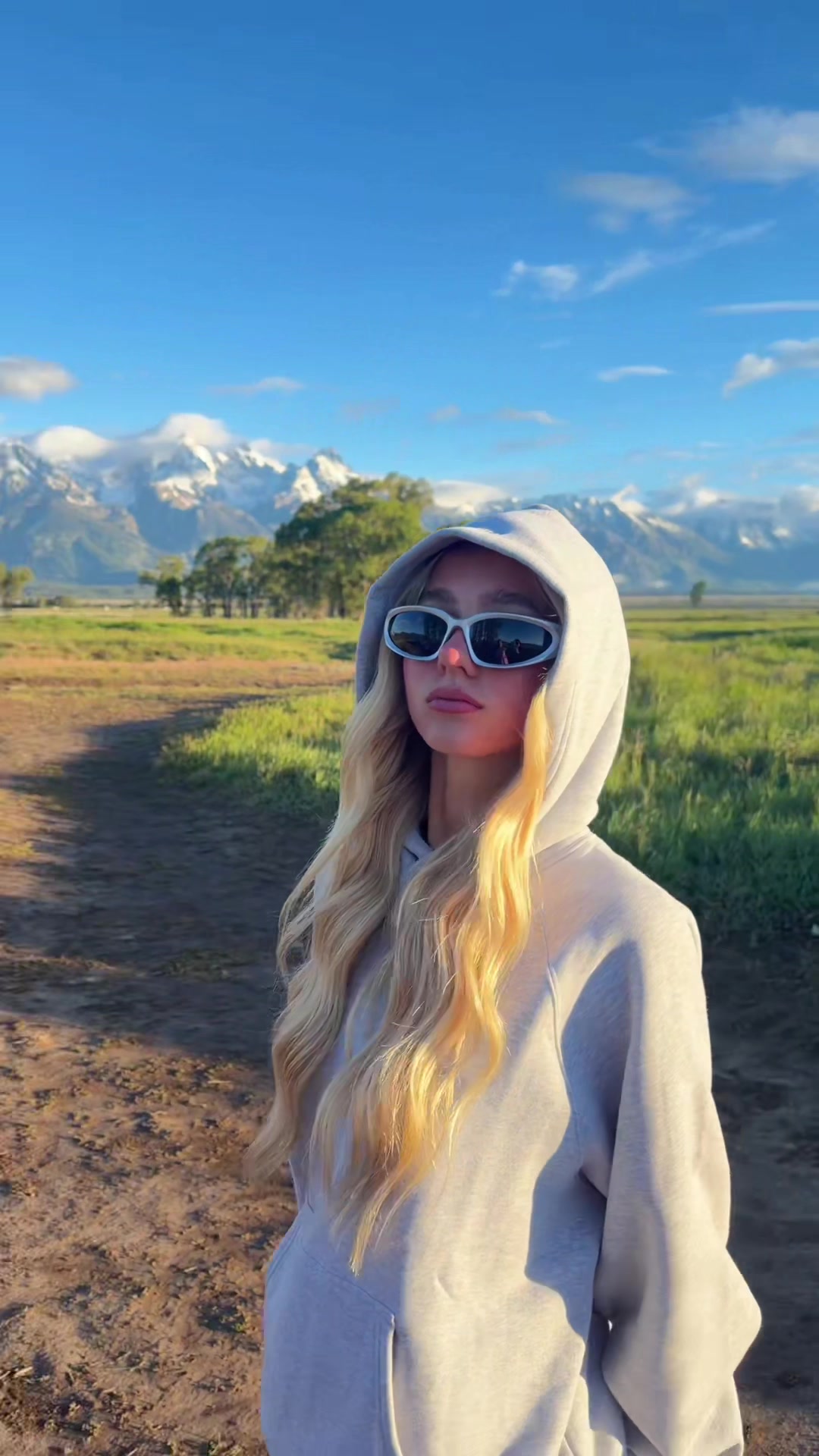 @A v a   L y n n