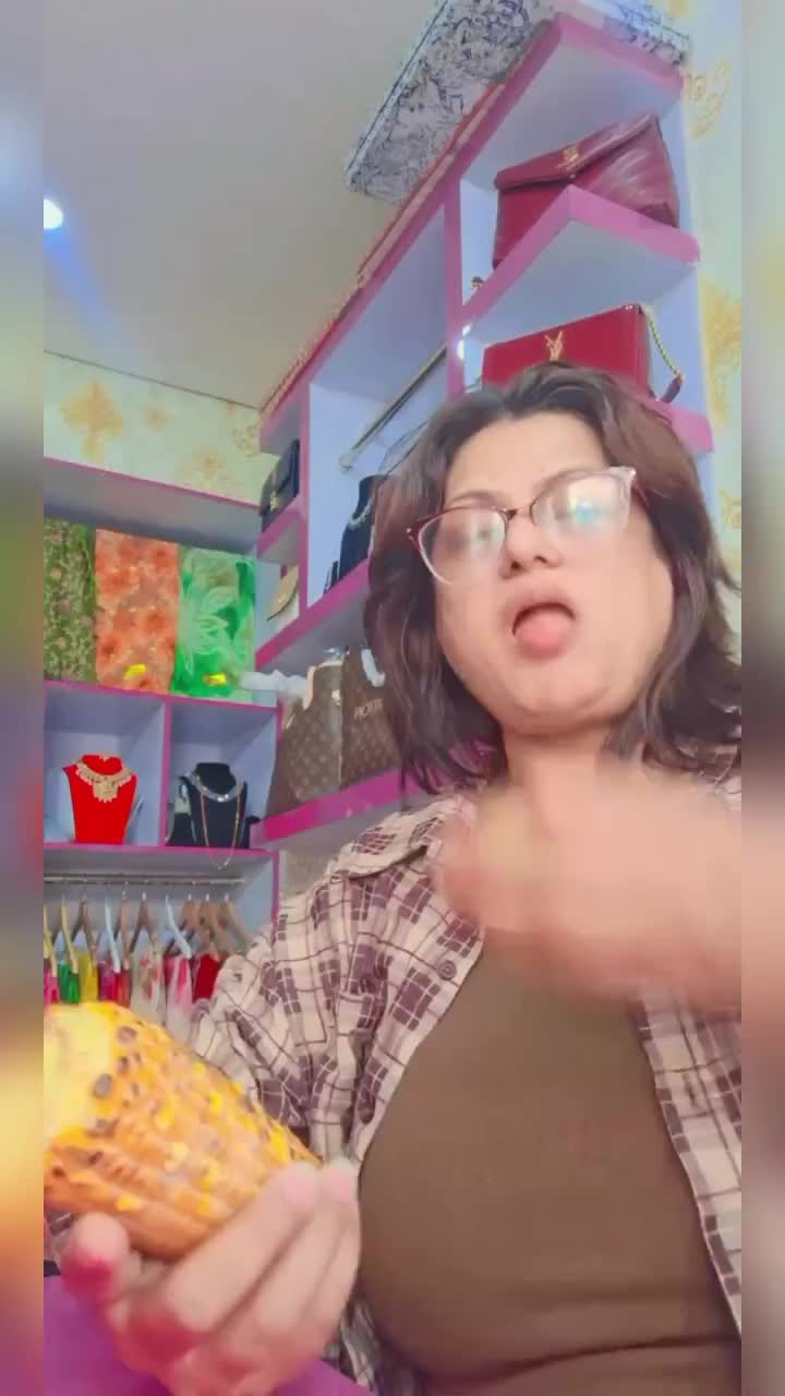 @मीना ढकाल