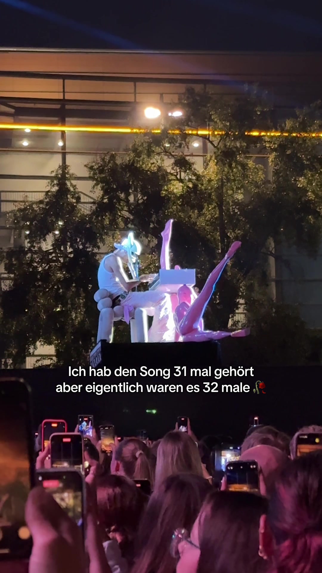 @𝓮