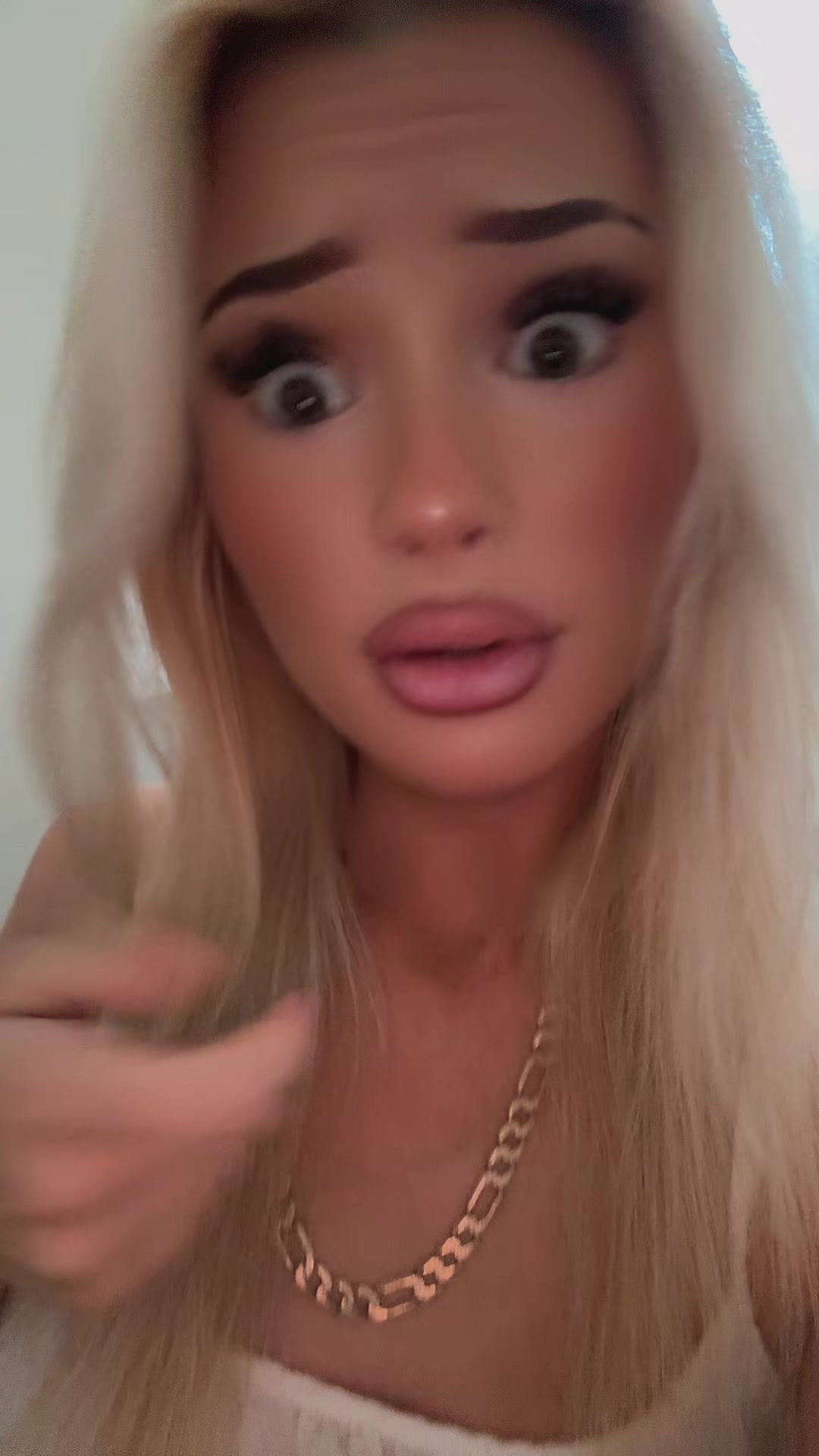 @Elliequigley