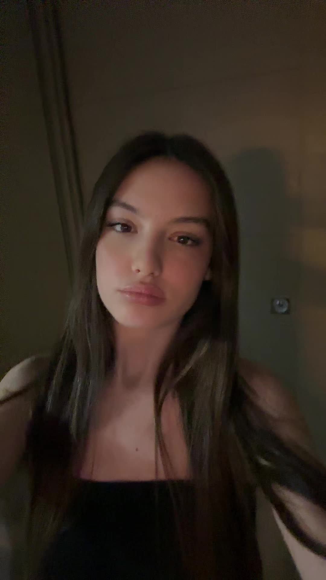 @V🌟