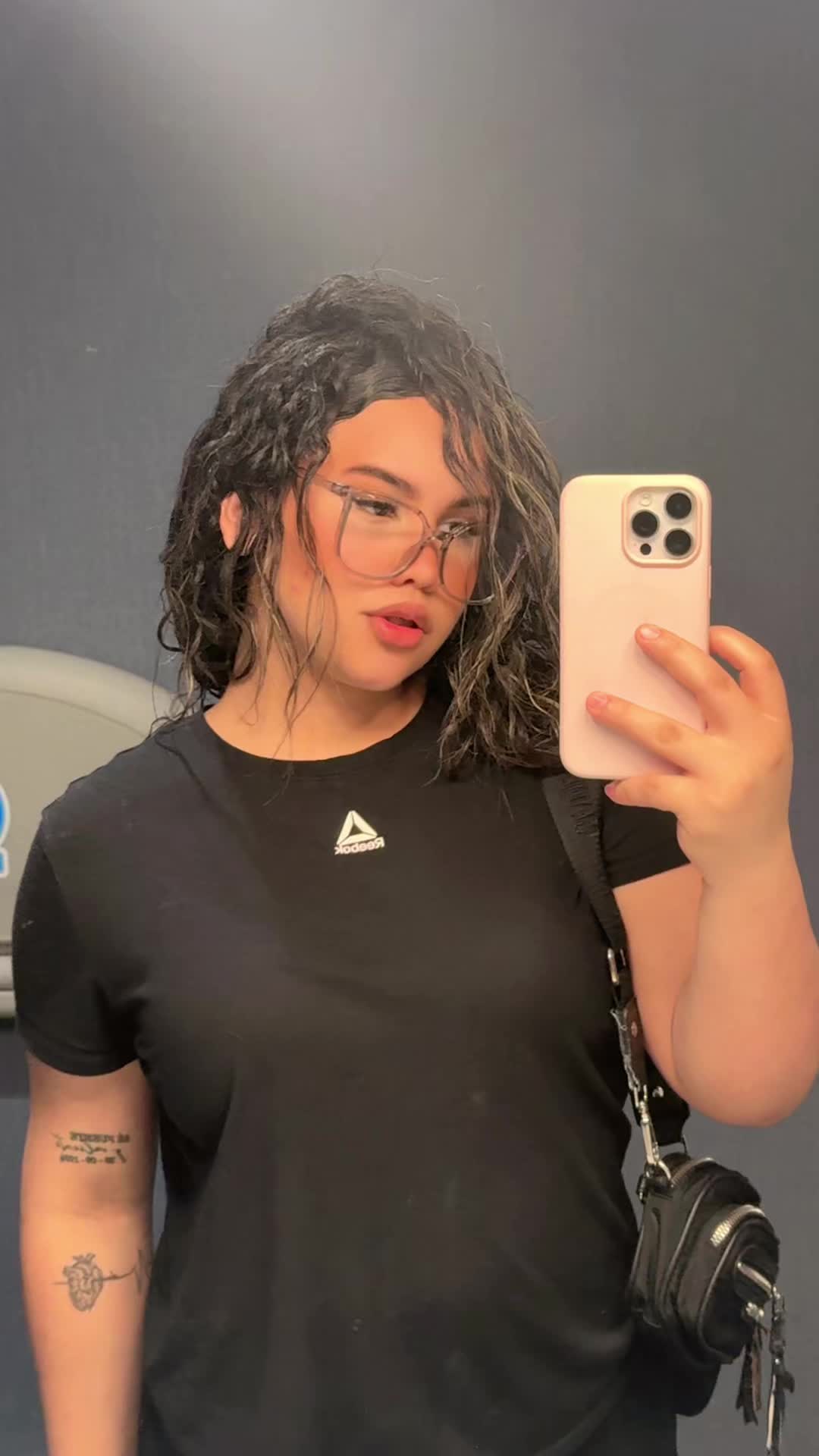 @️