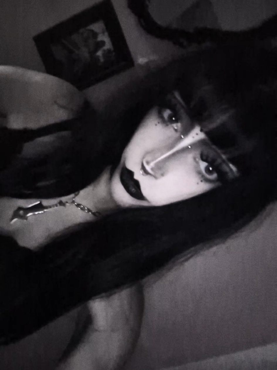 @*✧+*.𝐸𝑚𝑦.*+✧*