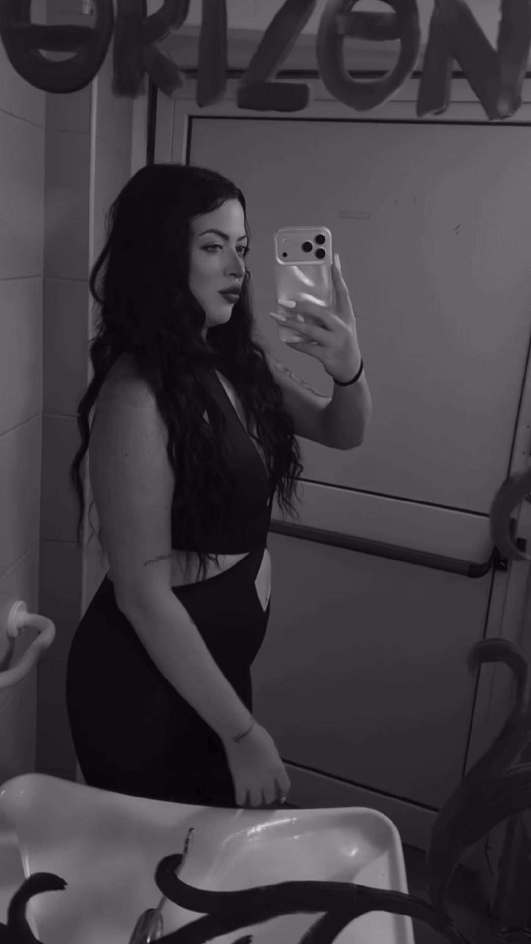 @L.B🎀🖤