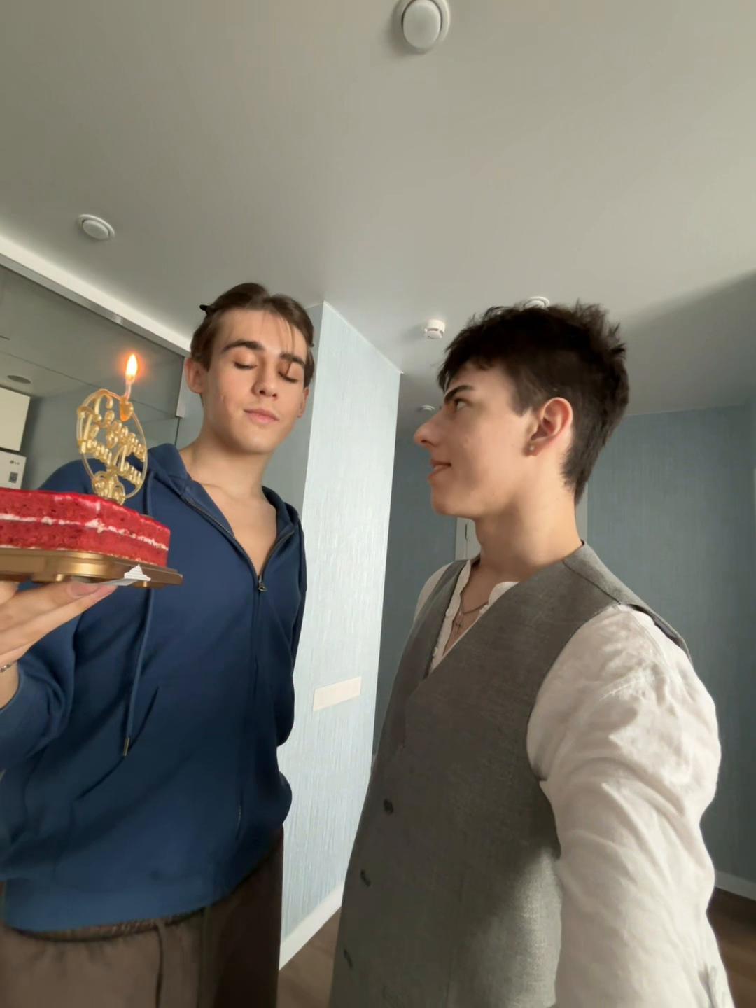 @кирюша ангел