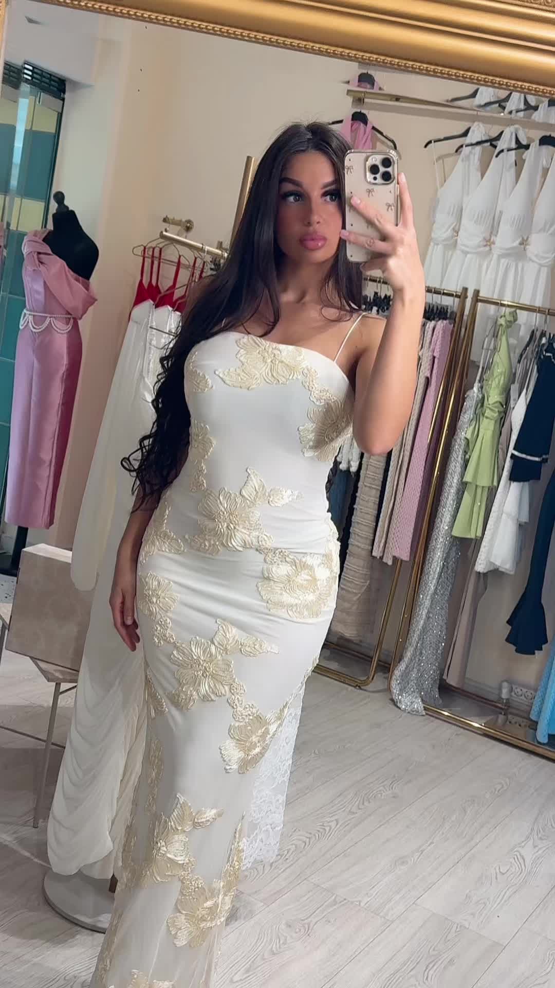 @MillionDress.hu