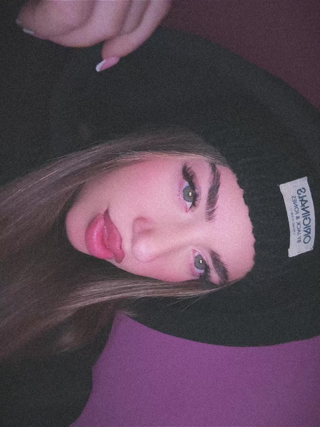 @R🍒