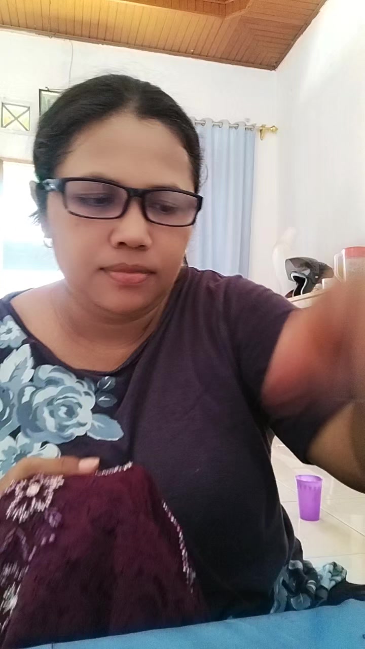 @Cantik Clara htb