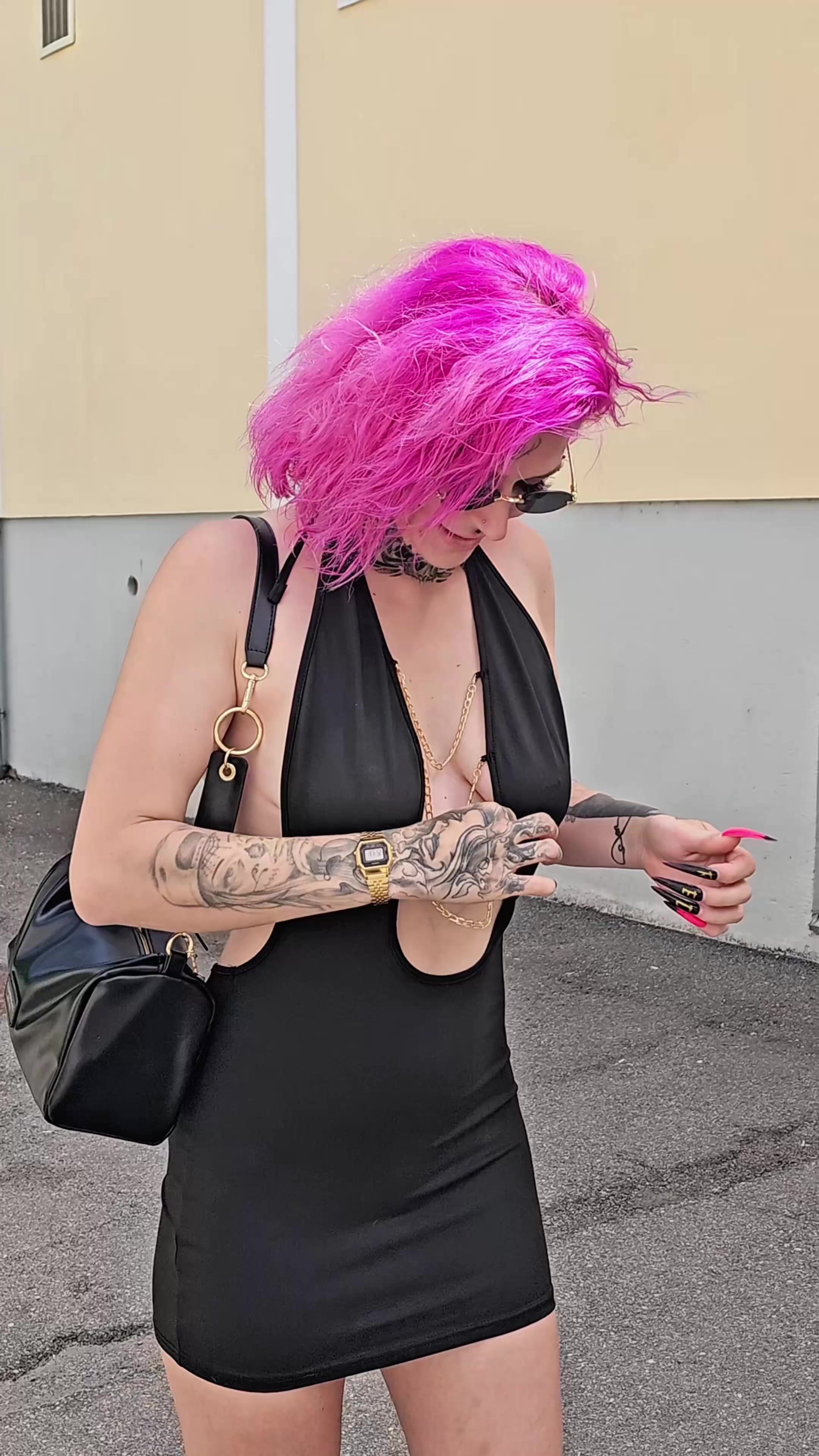 @Roxxy Red