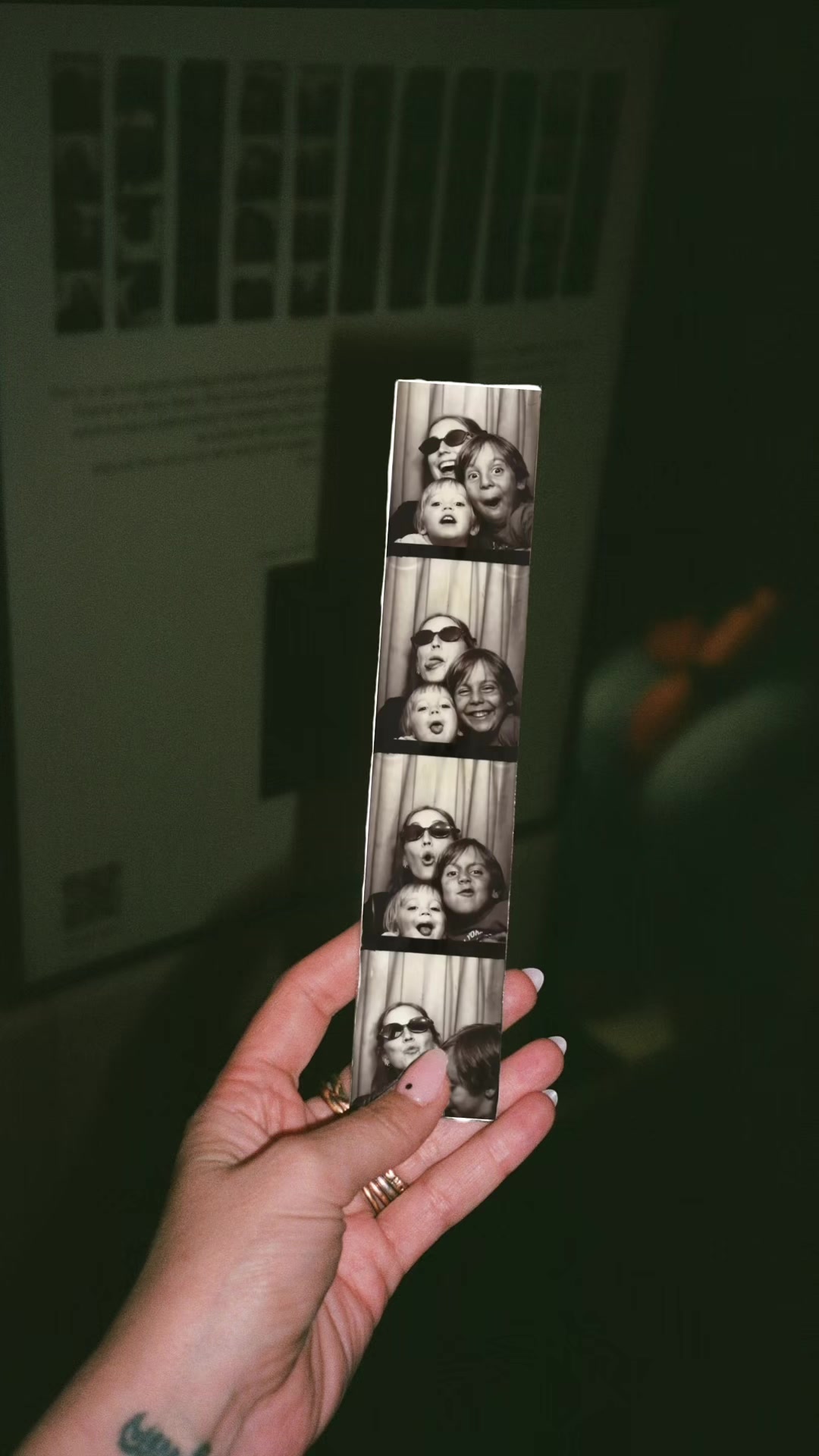 @Four Poses Photobooth