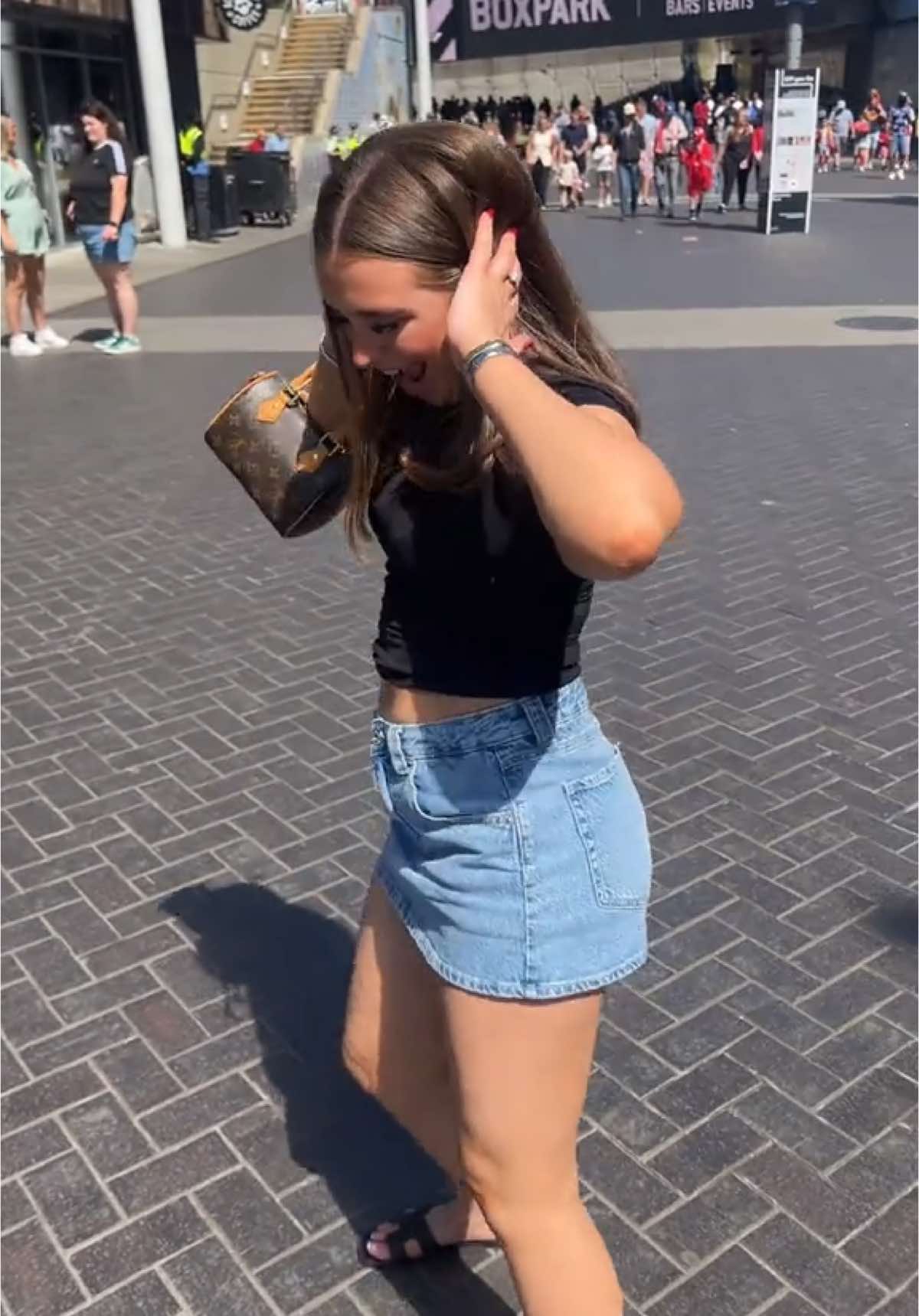 @𝐀𝐋𝐈𝐘𝐀𝐇 𝐑𝐎𝐒𝐄