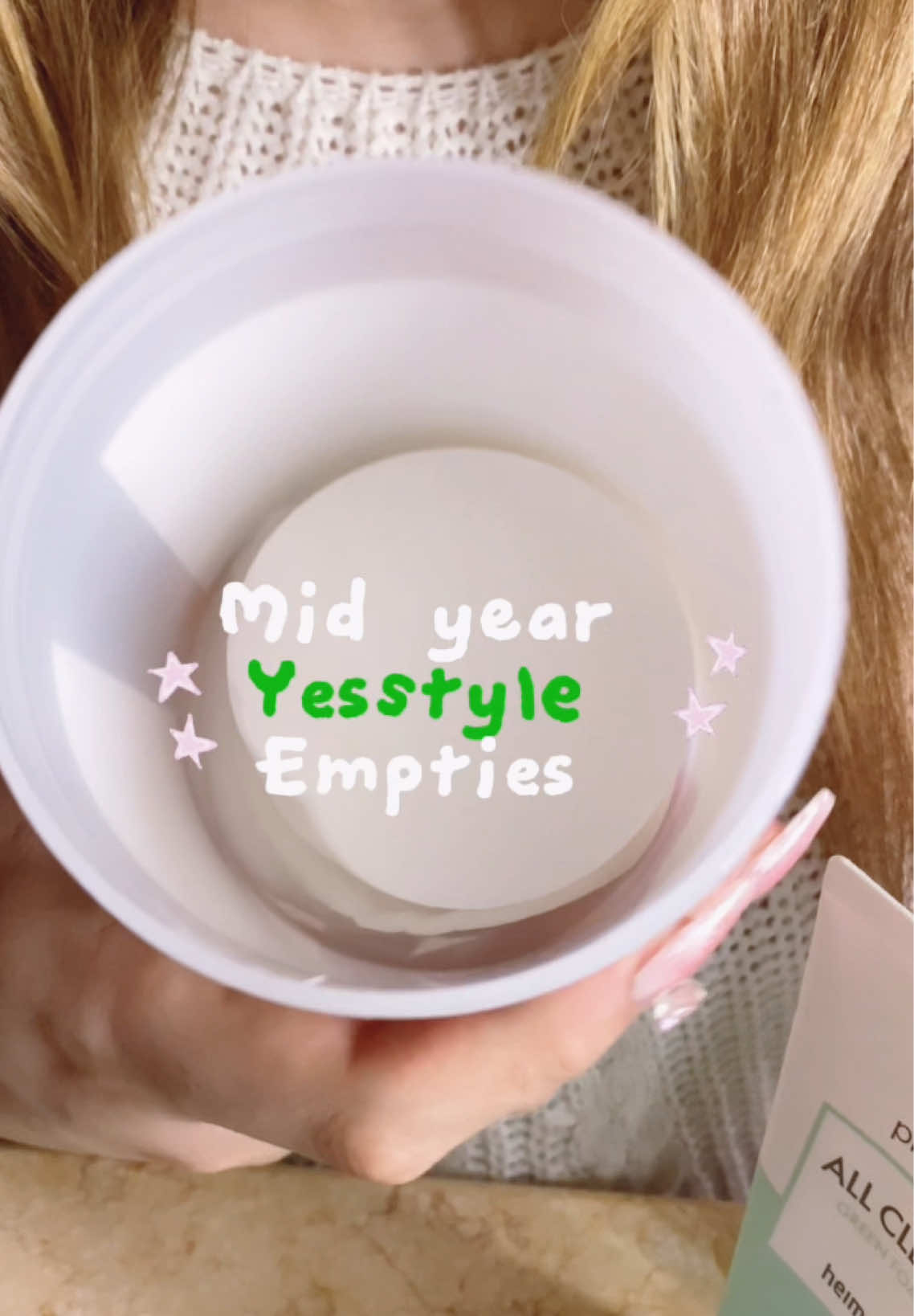 @Ayesha ⏾