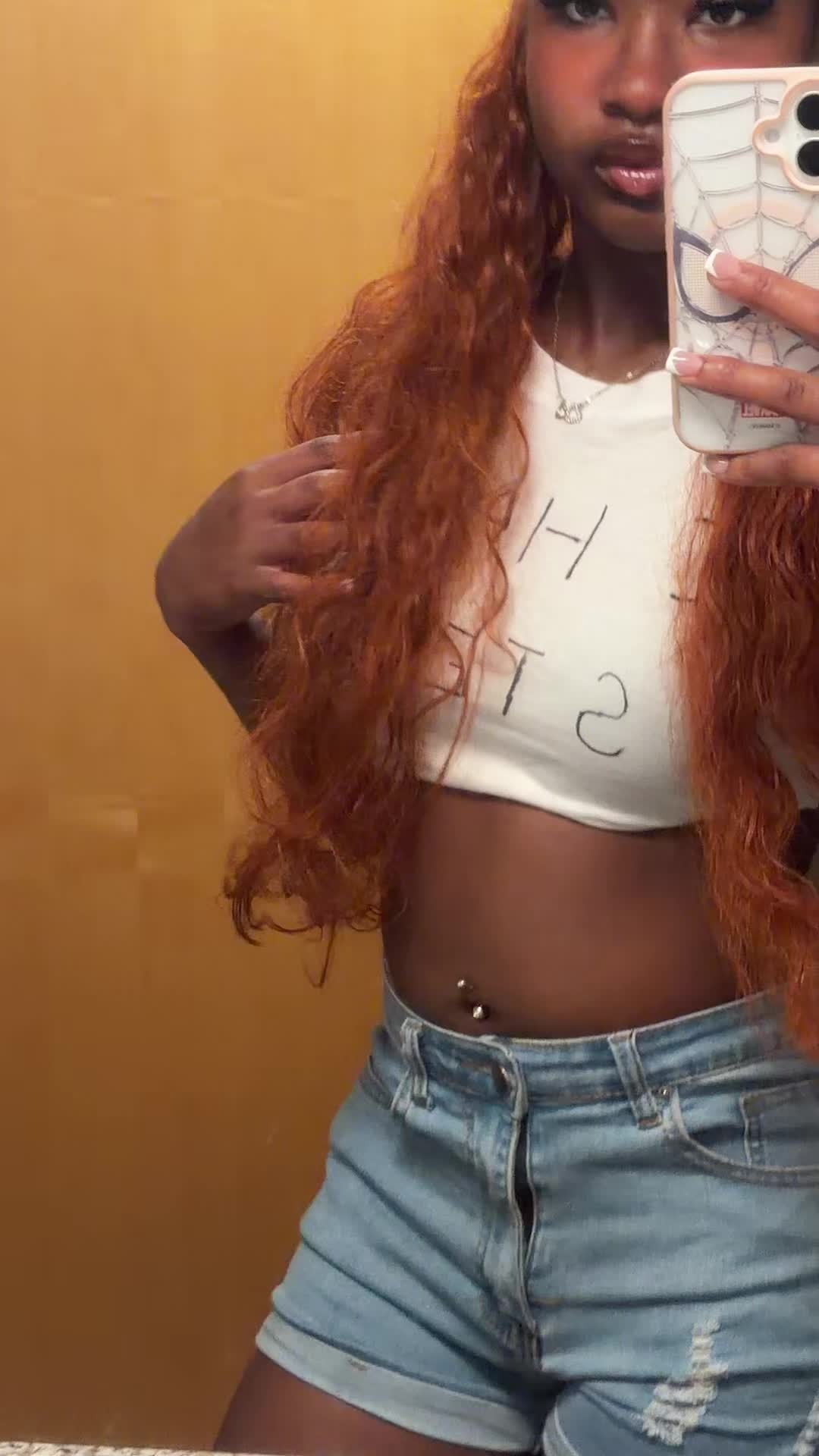@Queenariiiberryyy🍓
