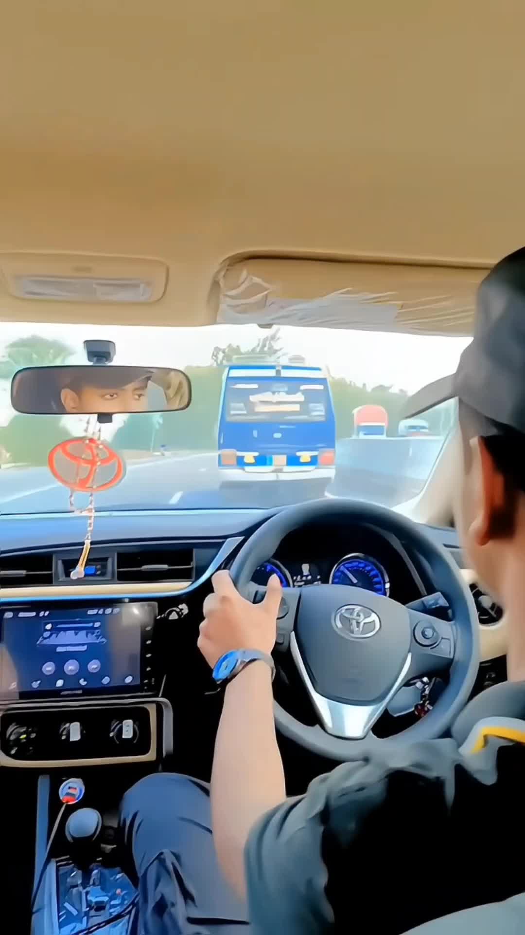 @𝑯𝒂𝒎𝒛𝒂🦅