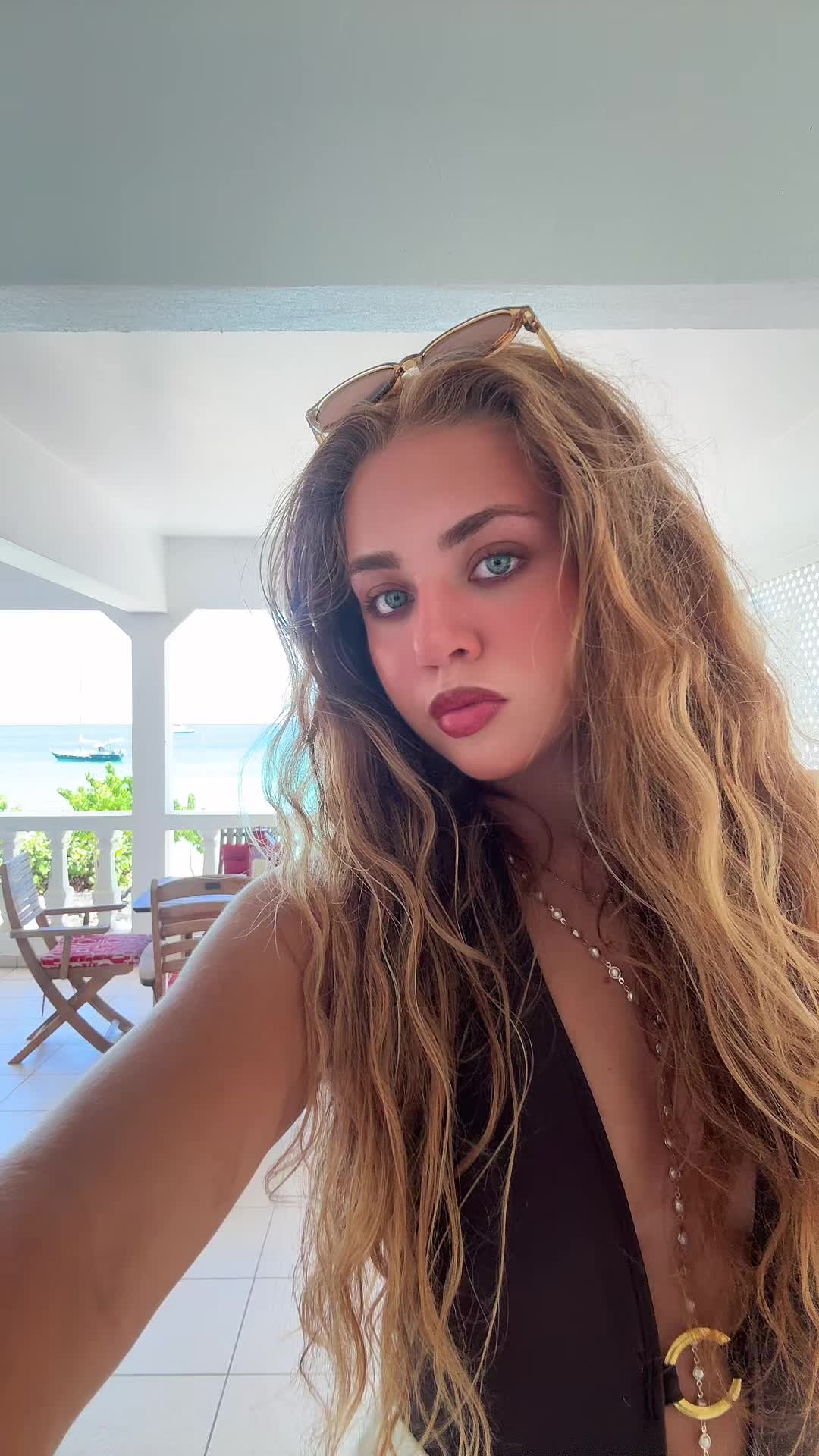 @ava 🤍🪩🌅