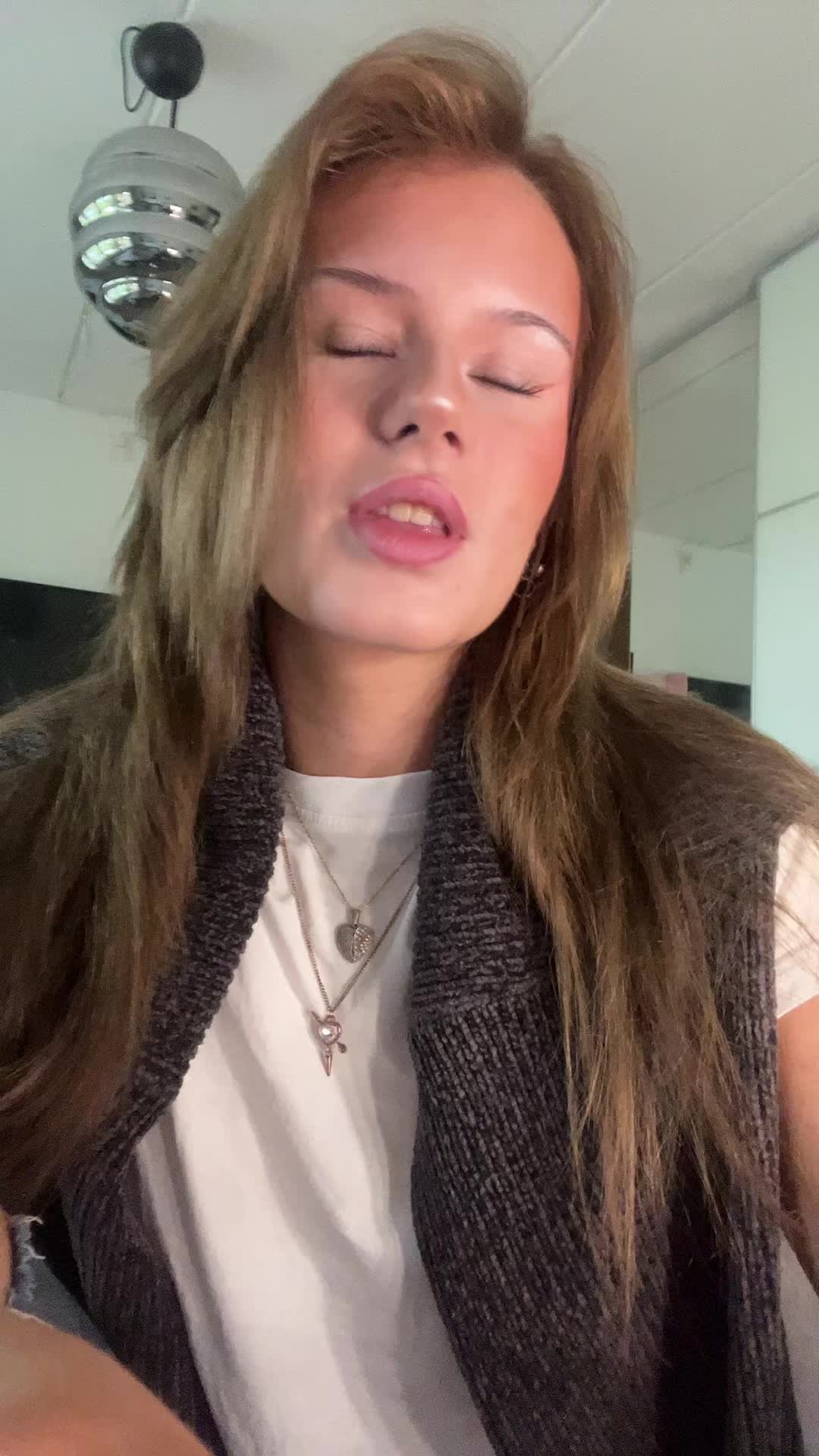 @EmmyblidSpam🍾
