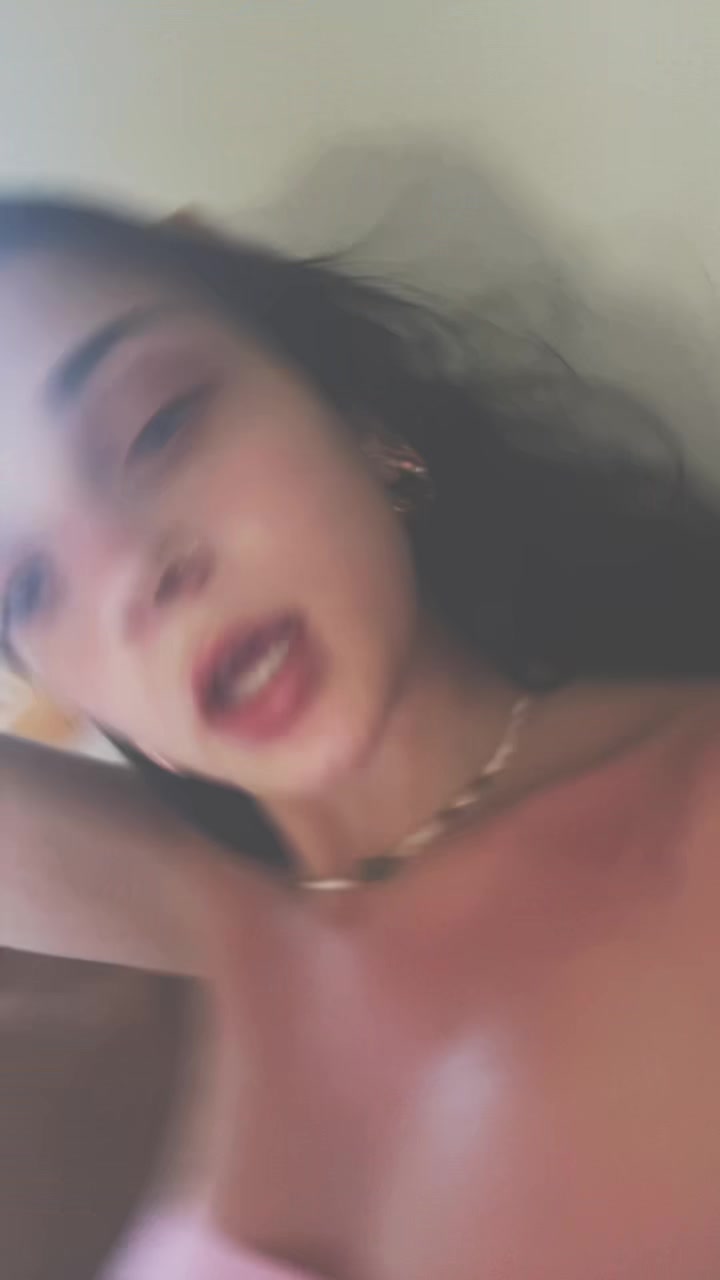 @👣