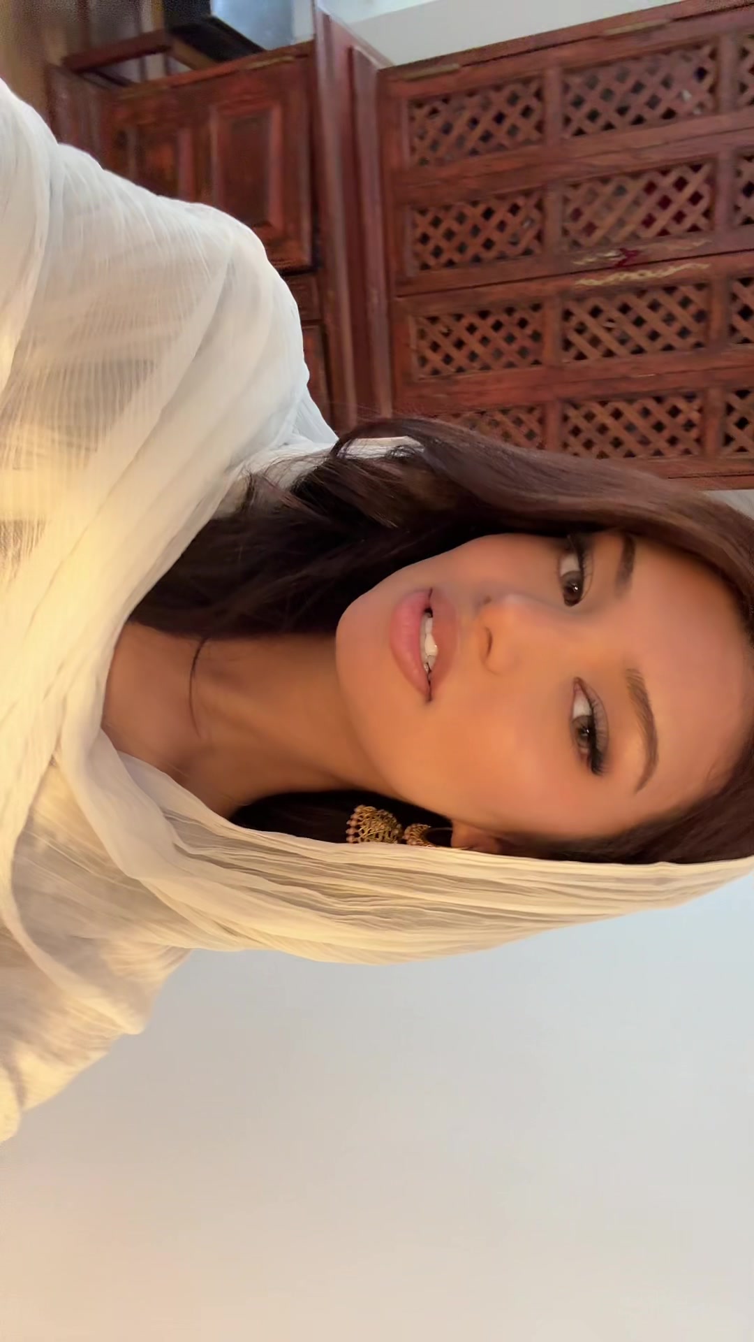 @Lámya
