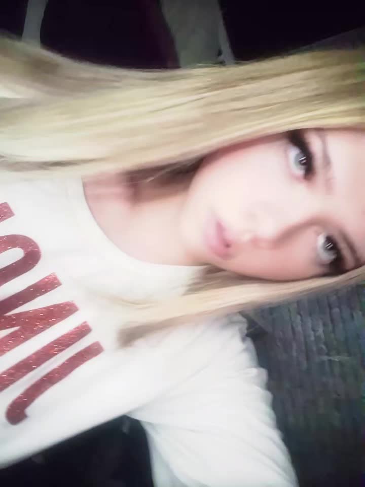 @🪽👱♀️