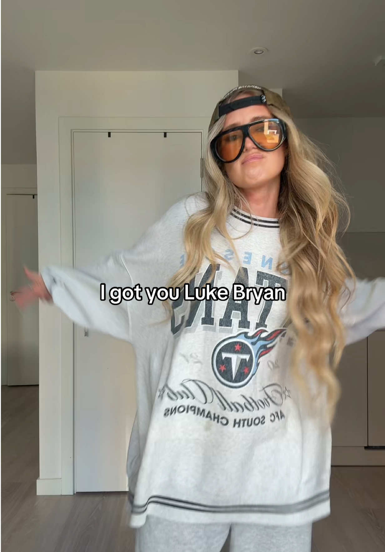 @ASHLEIGH VLOGS