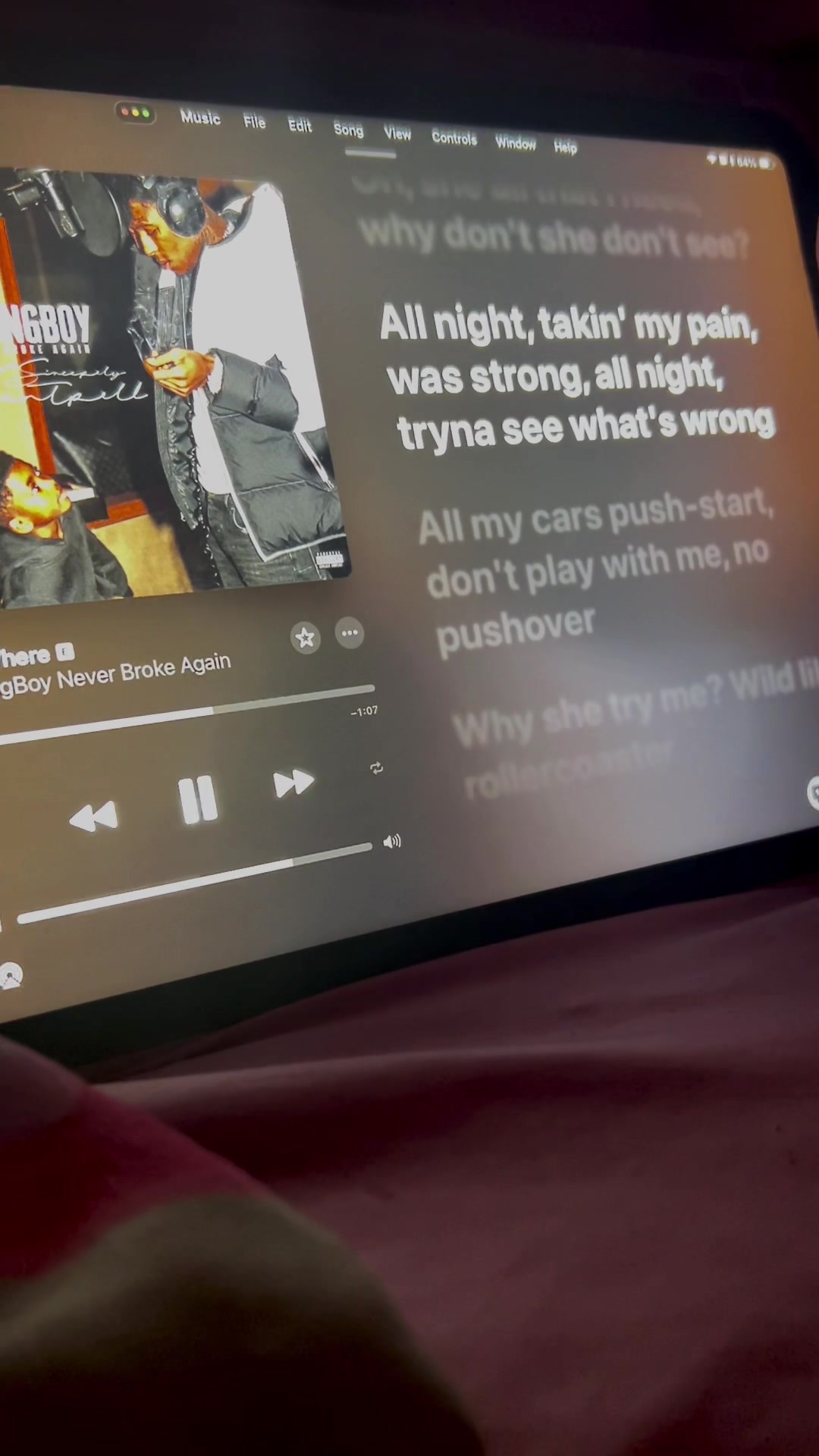 @🎧